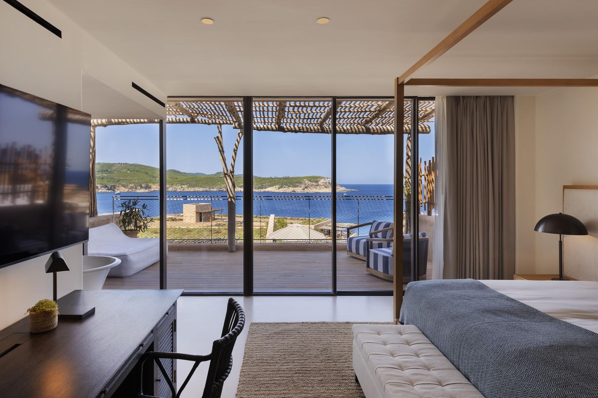 Six Senses by null