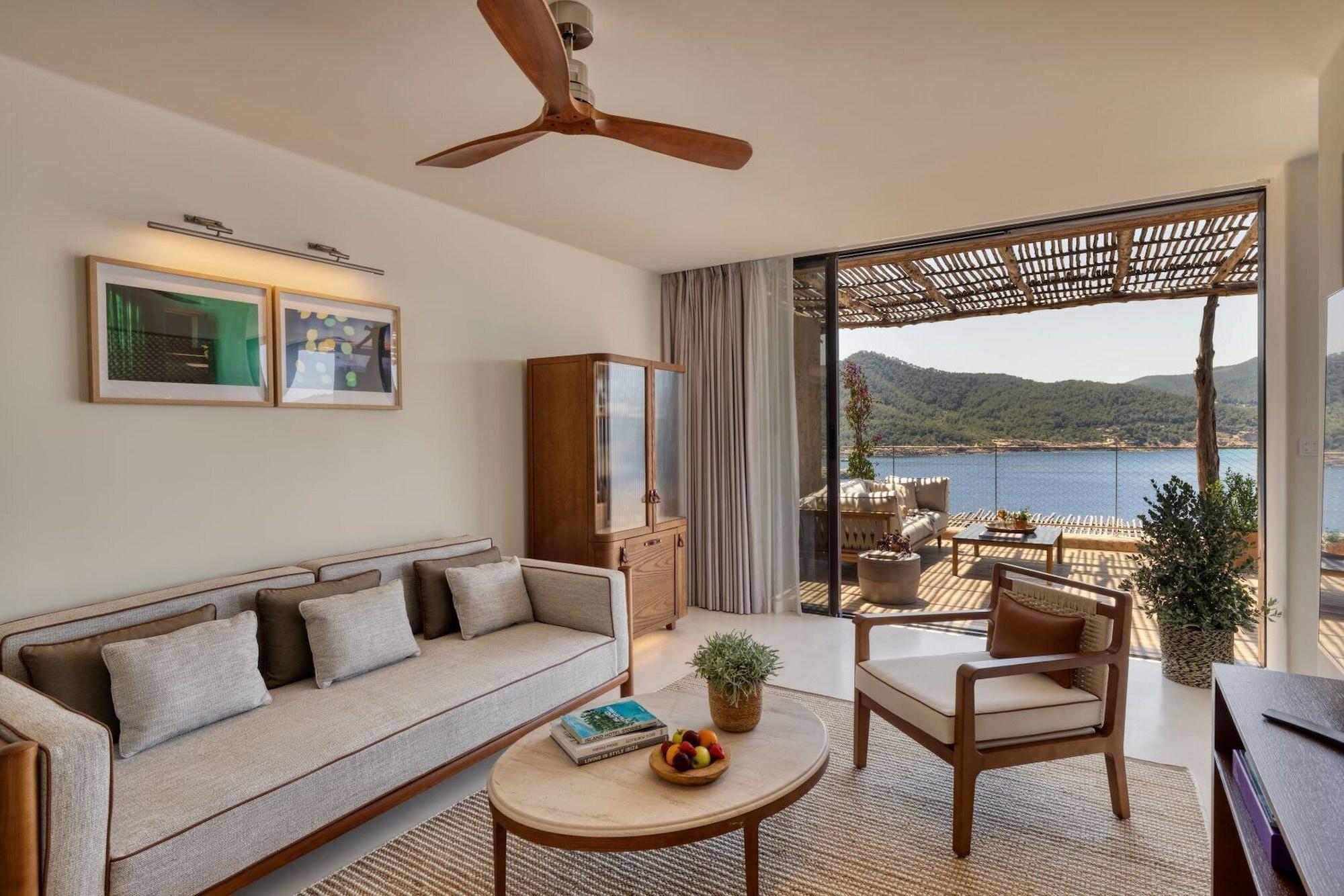 Six Senses by null