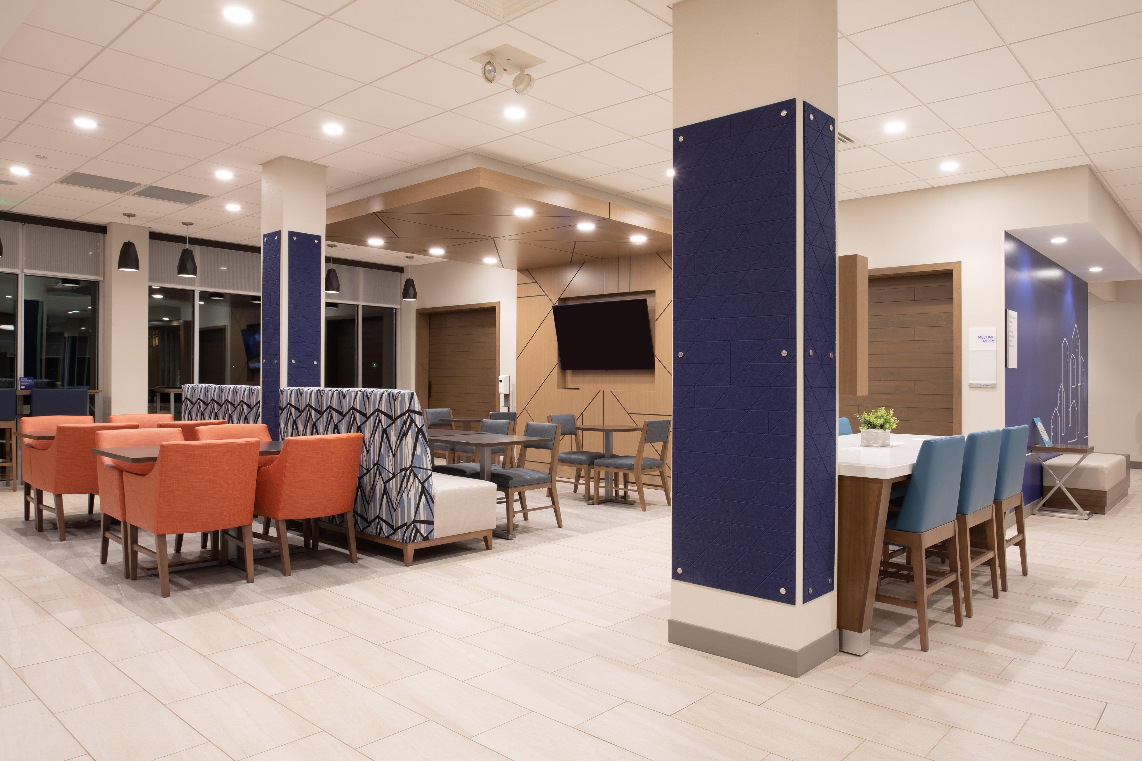 Holiday Inn Express & Suites Burley