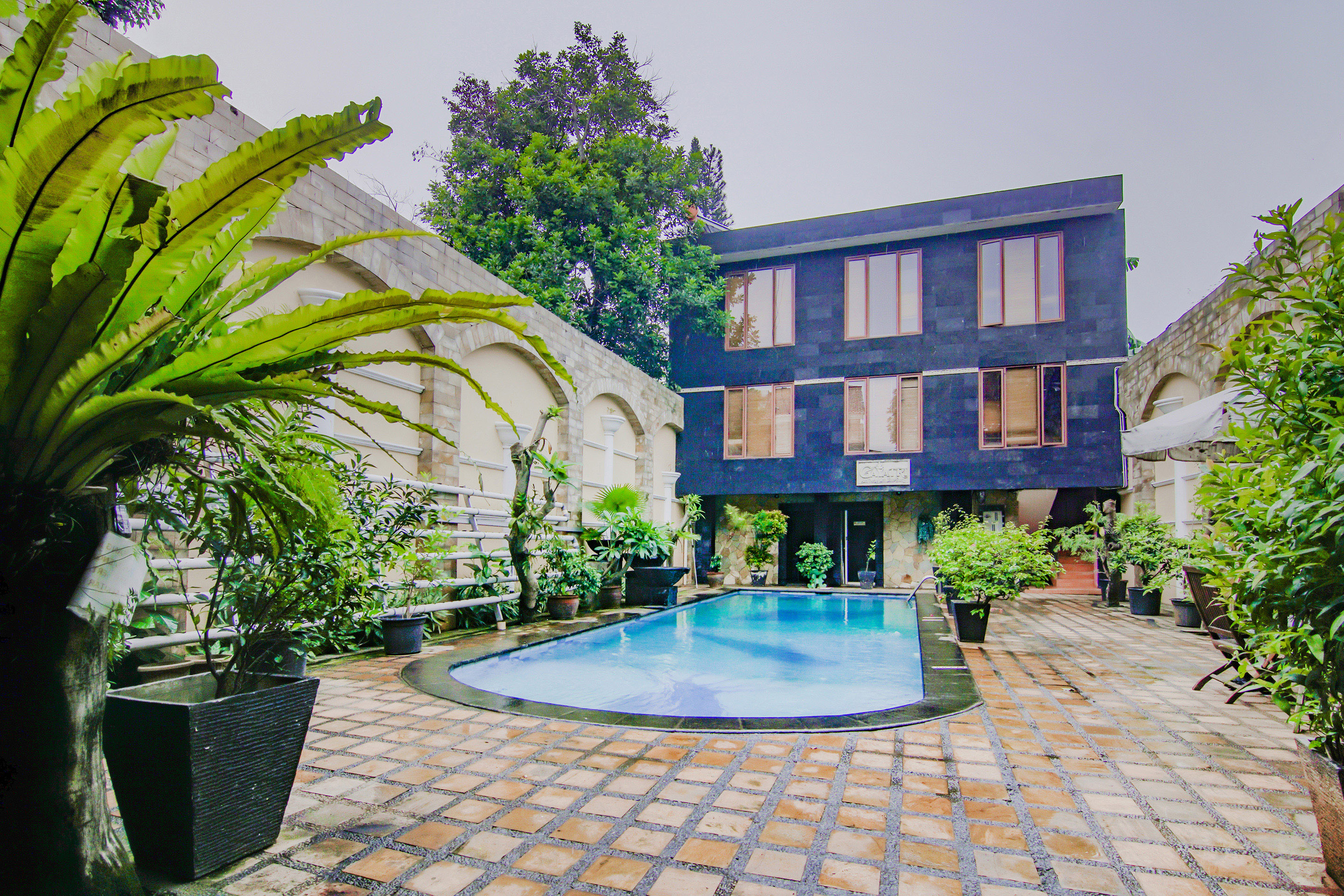 90094 Gayatri Residence