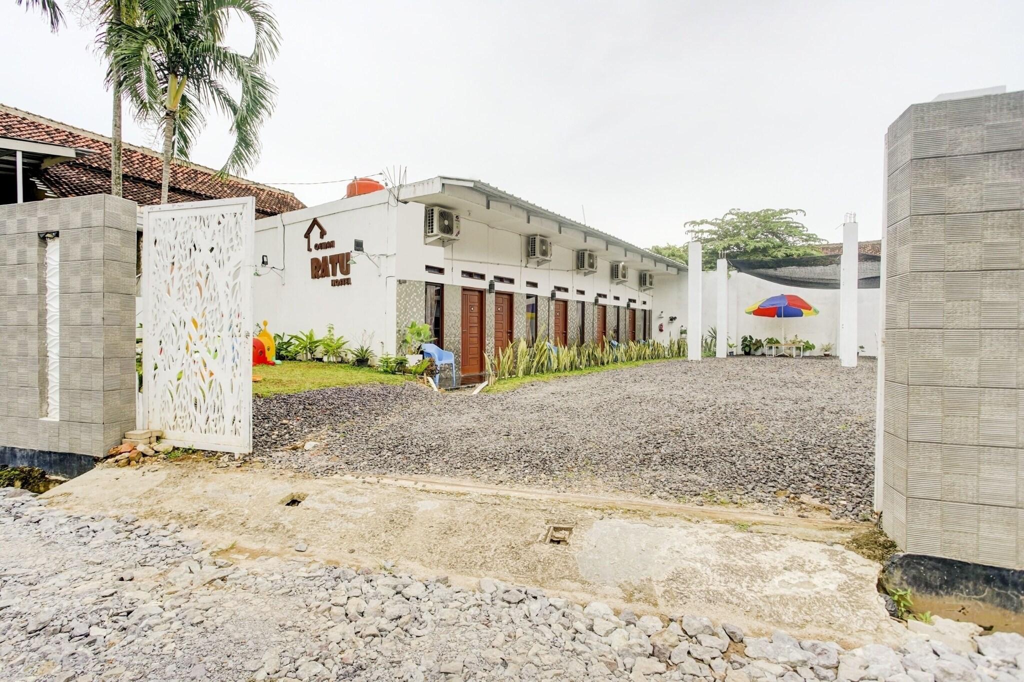 90124 Oemah Ratu Hostel Syariah