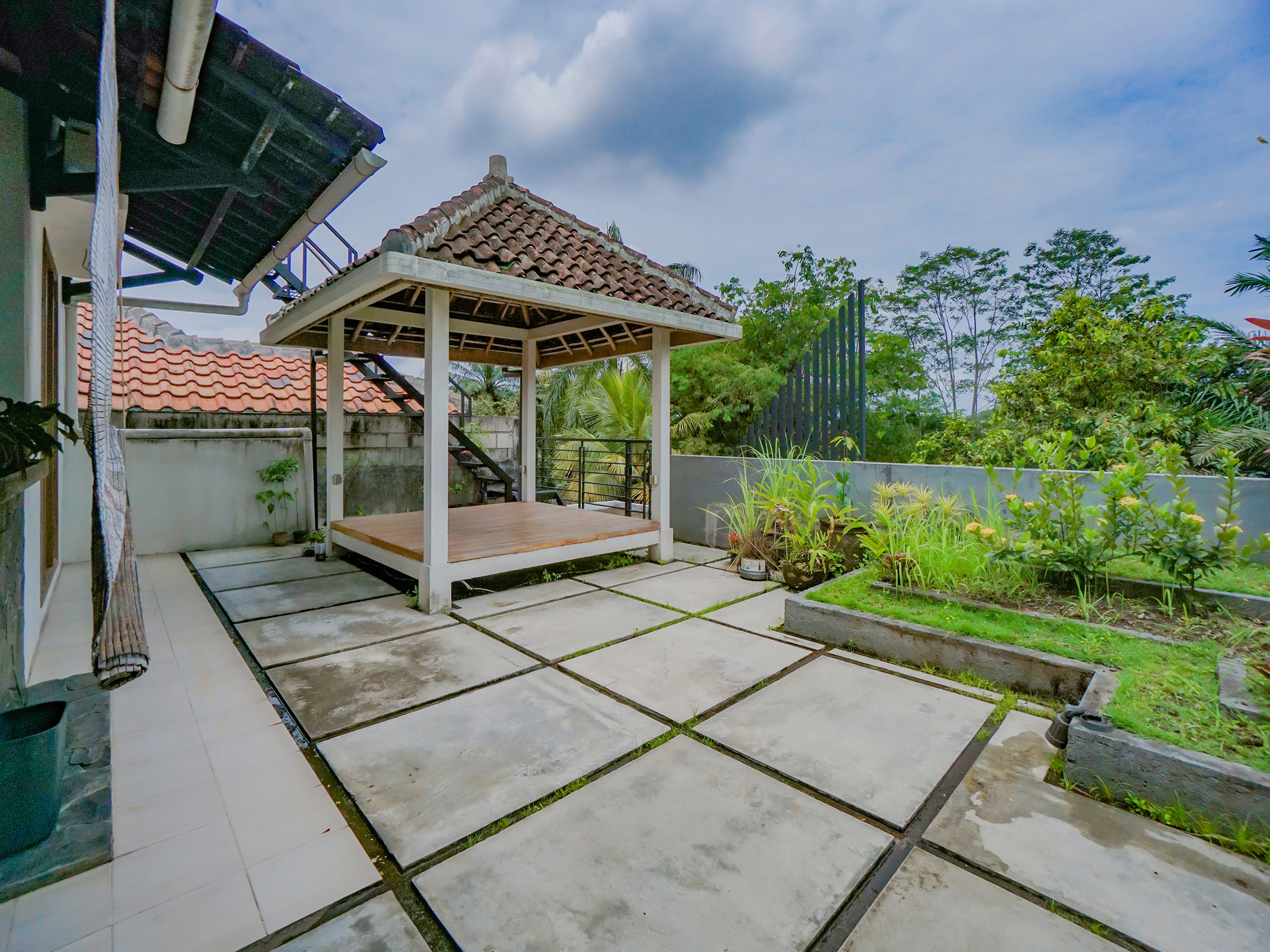 90319 Angler Guest House Malang