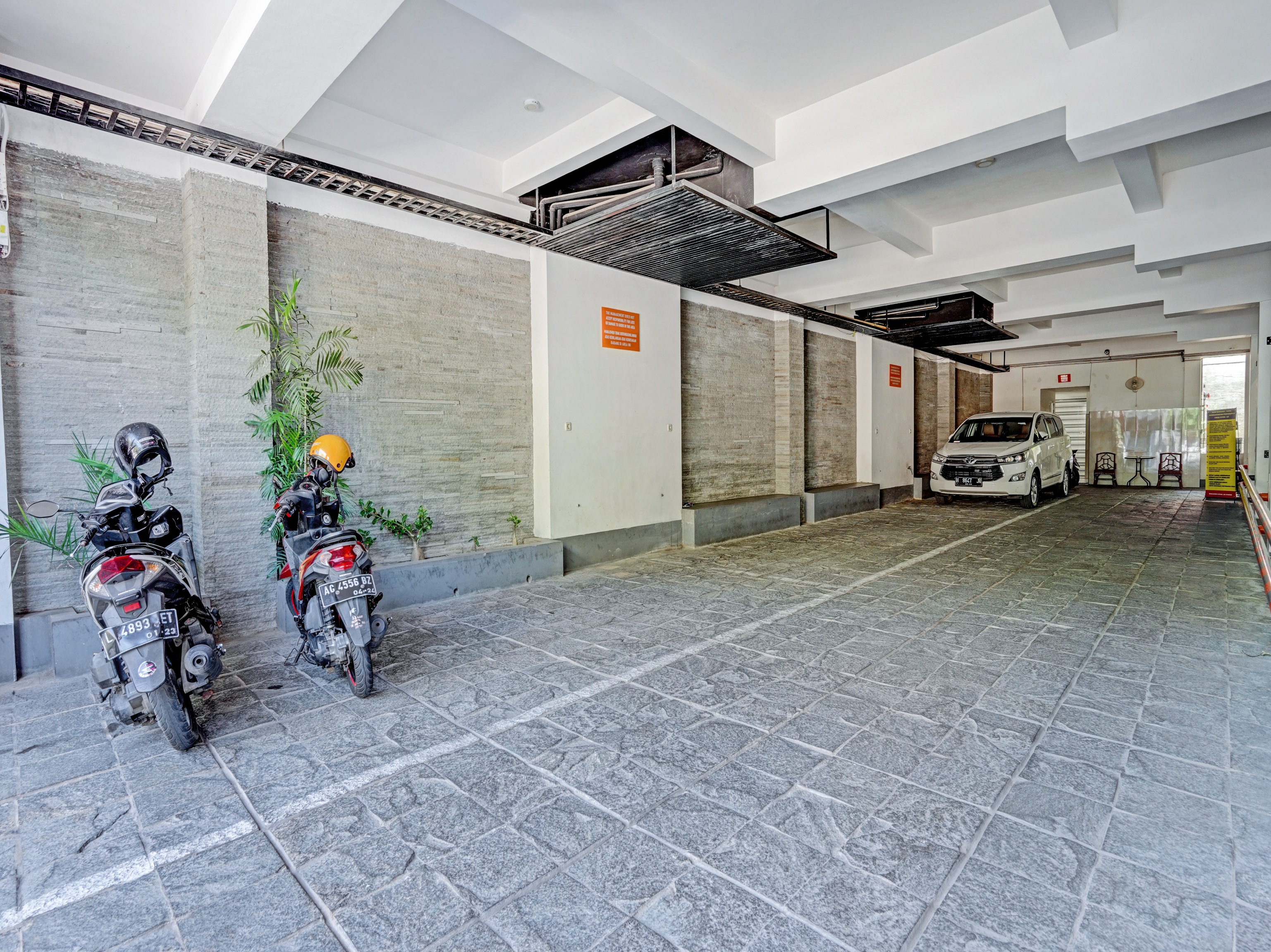Super OYO 3905 Graha 100 Guest House Syariah