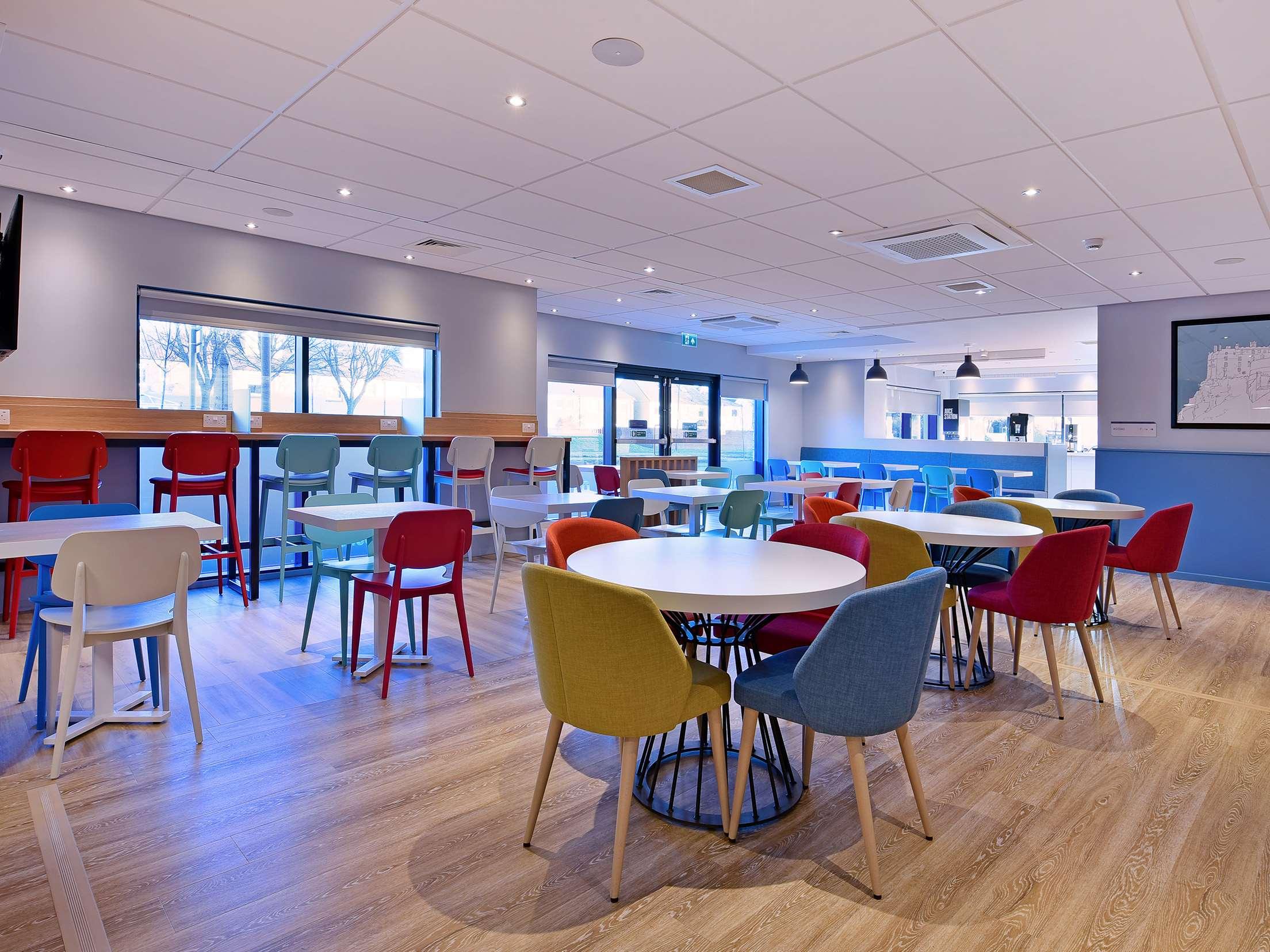Restaurant 4, Travelodge Edinburgh Park, Snæfellsbær