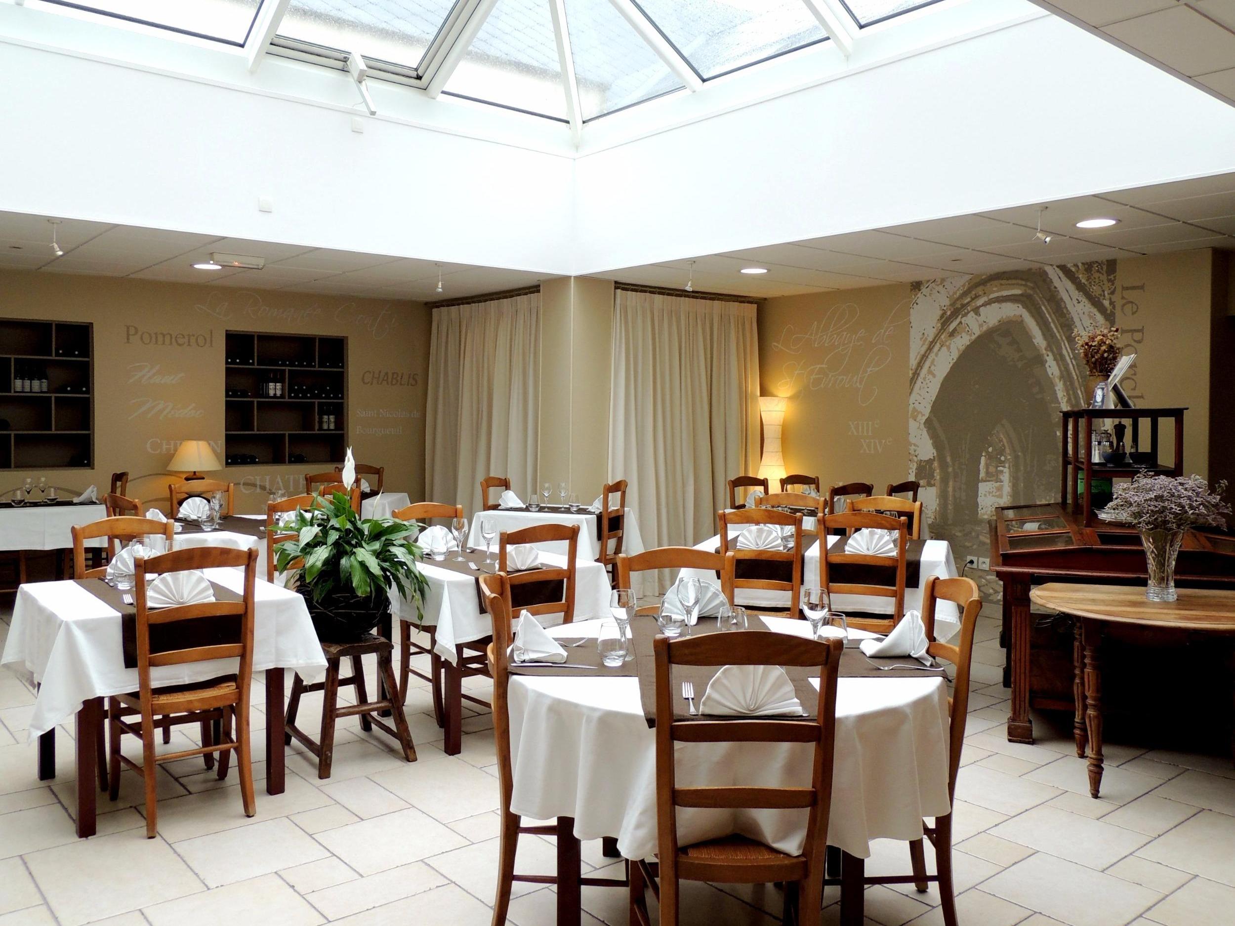 Logis Hôtel Relais de l'Abbaye by null