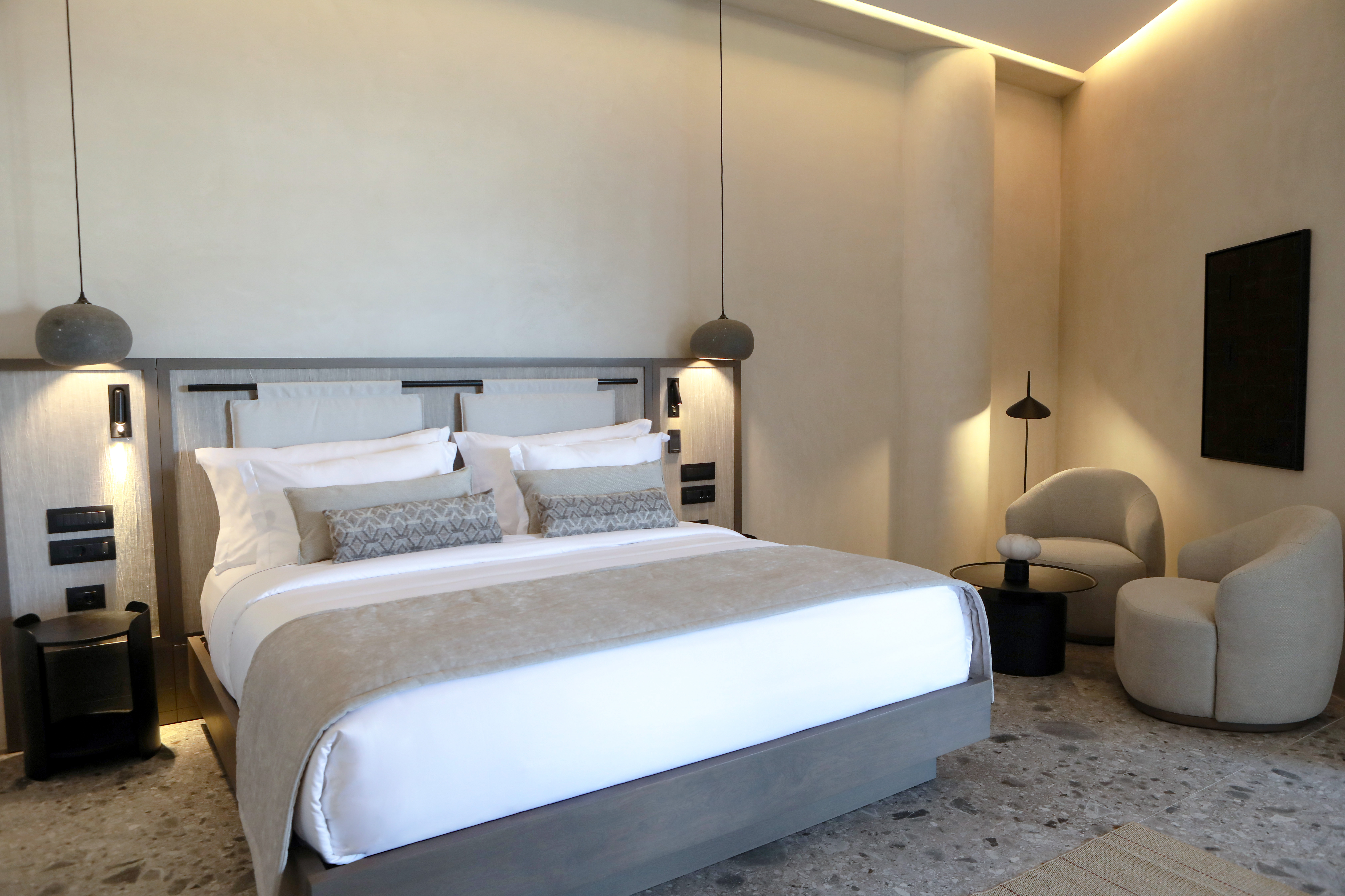 Aeonic Suites & Spa