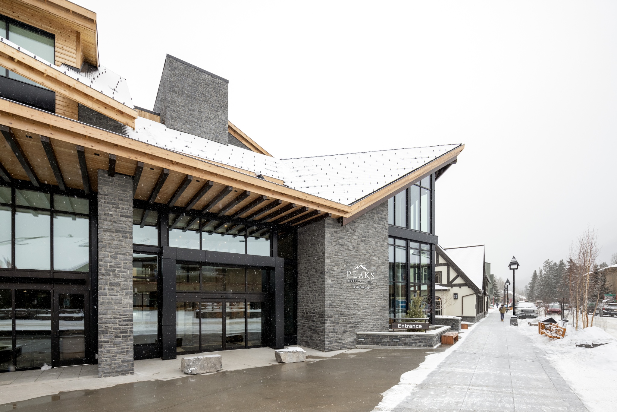 Peaks Hotel & Suites by null