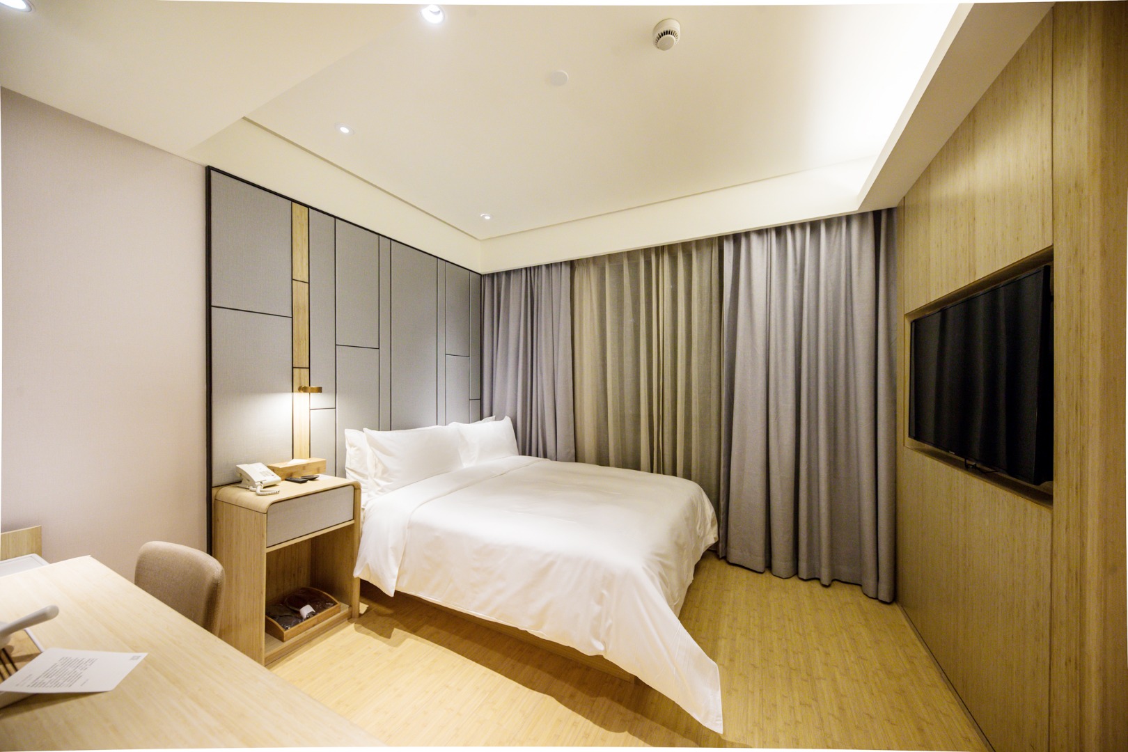 Ji Hotel (The Bund Shanghai, East Jinling Road)