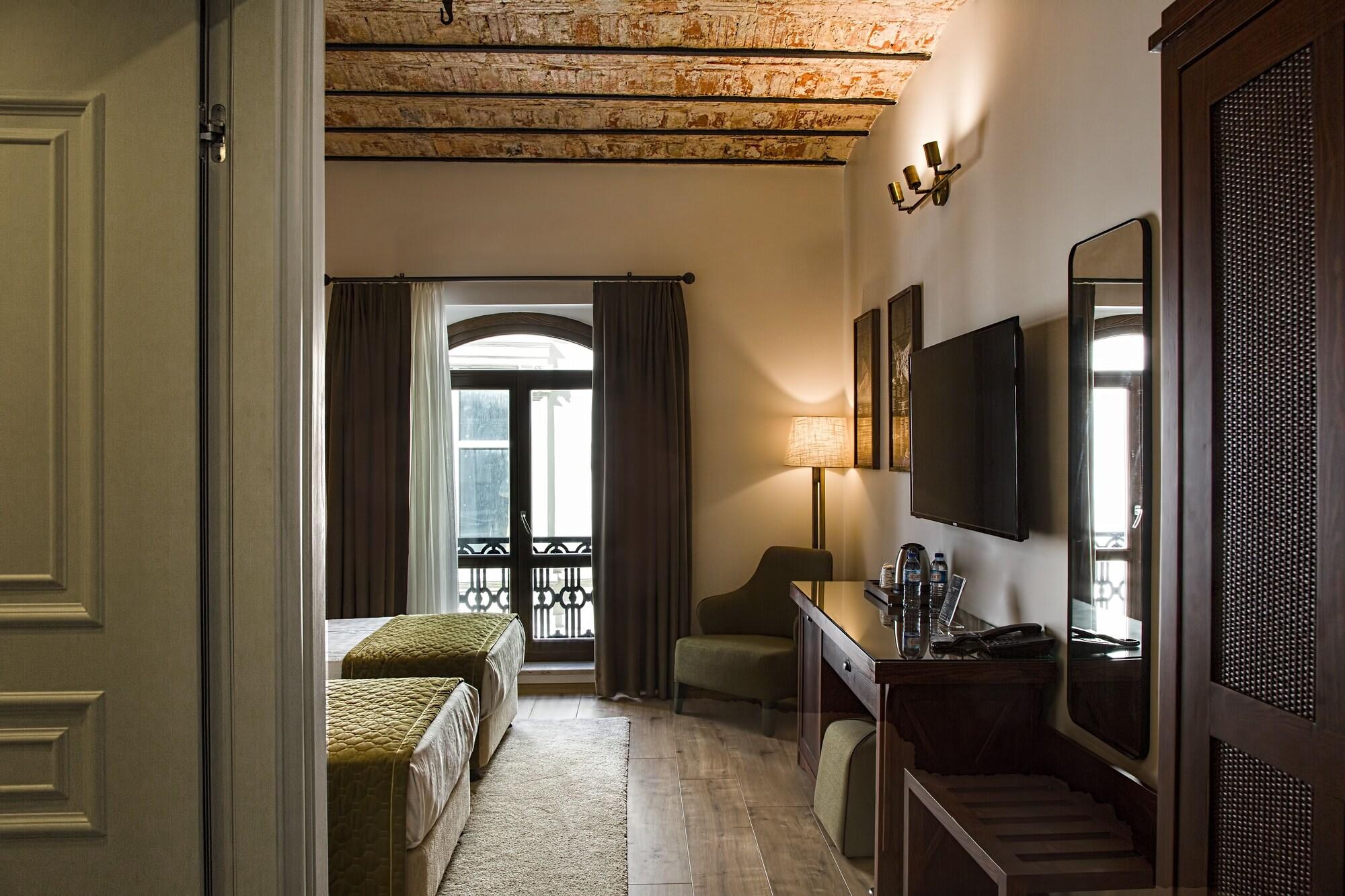 Mest Hotel
