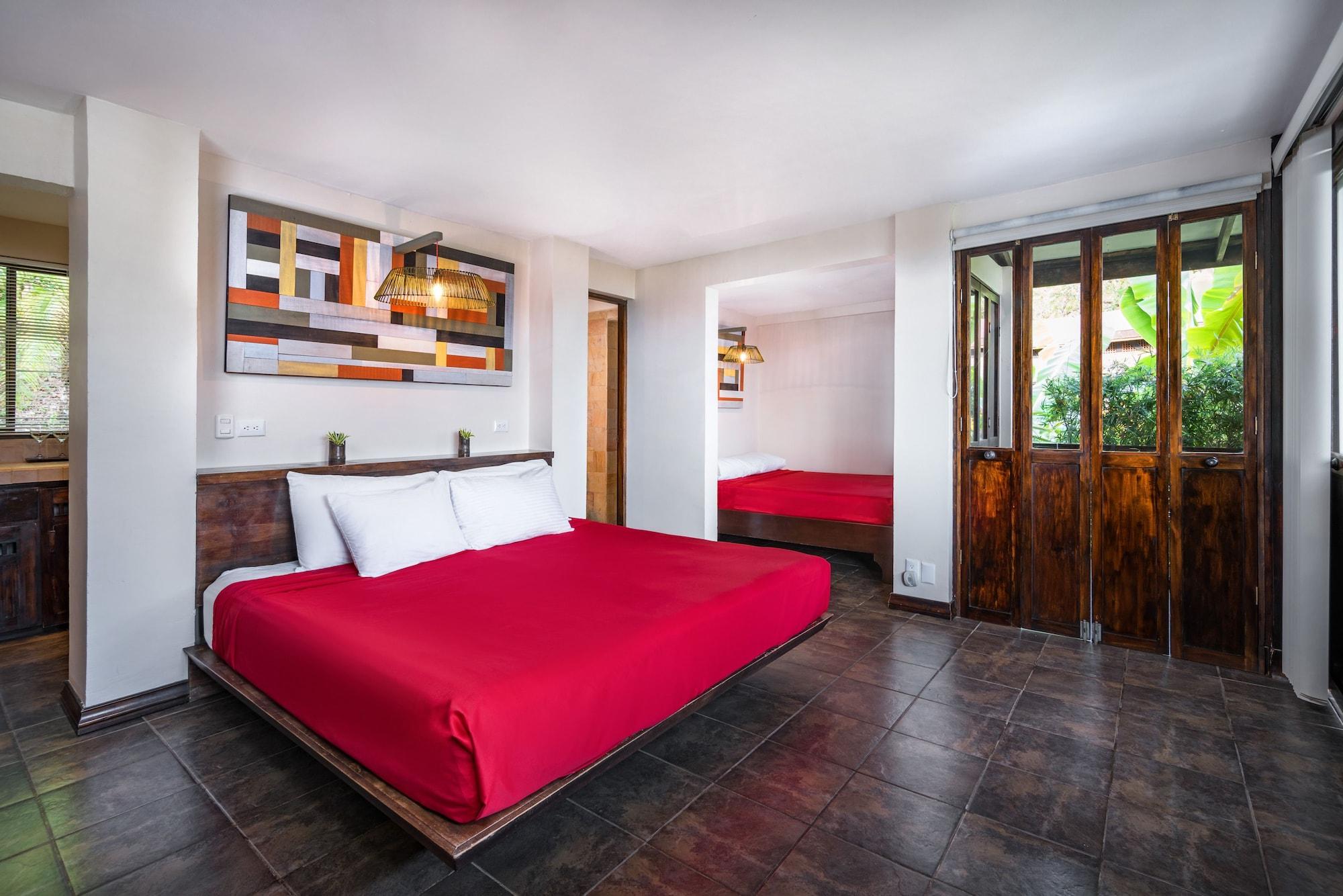 Tiki Villas Rainforest Lodge & Spa by null