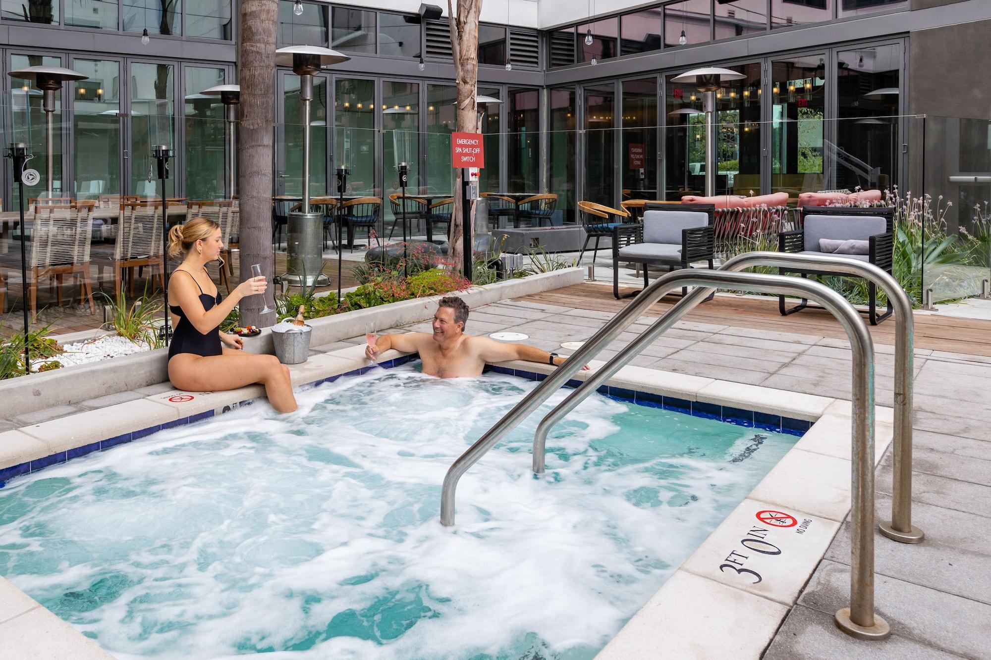 Shashi Hotel Mountain View, an Urban Resort