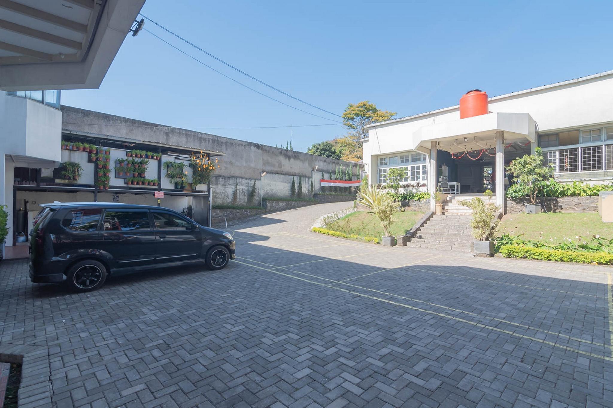 Exterior & Views 1, Formerly RedDoorz @ Jalan Raya Lembang, Bandung