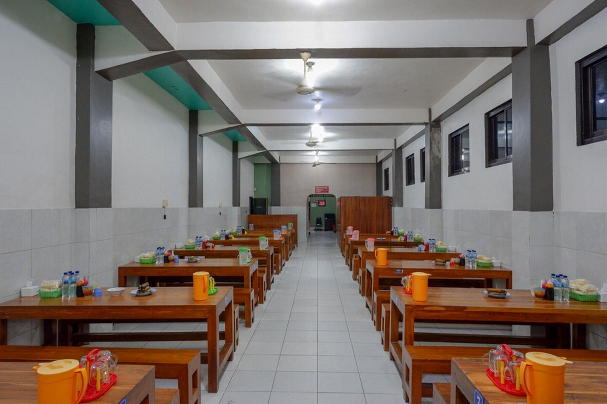 Lobby 2, Formerly RedDoorz Hotel Wisma Indonesia Kendari, Kendari
