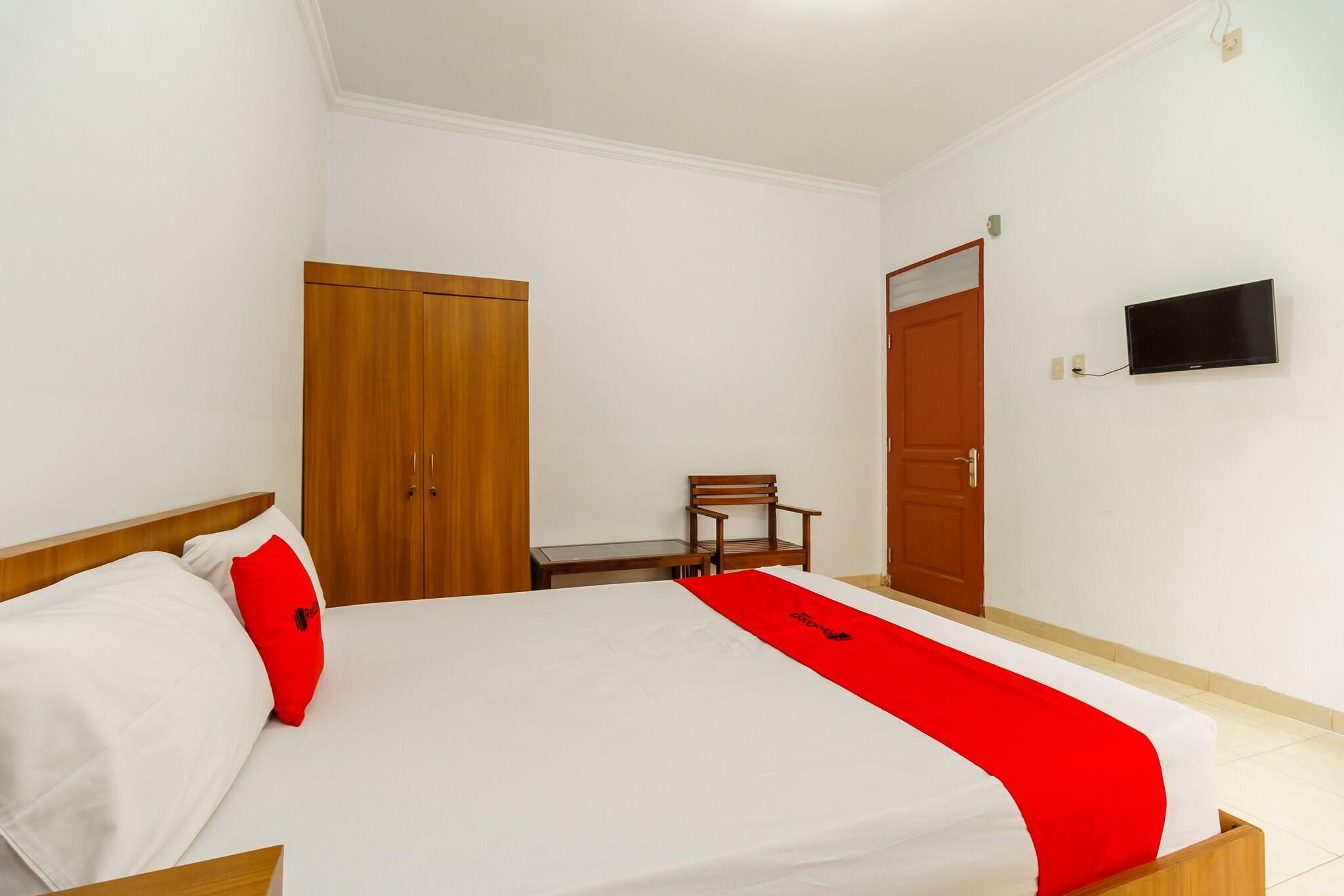 Formerly RedDoorz Syariah @ Jalan Dr Mansyur Medan