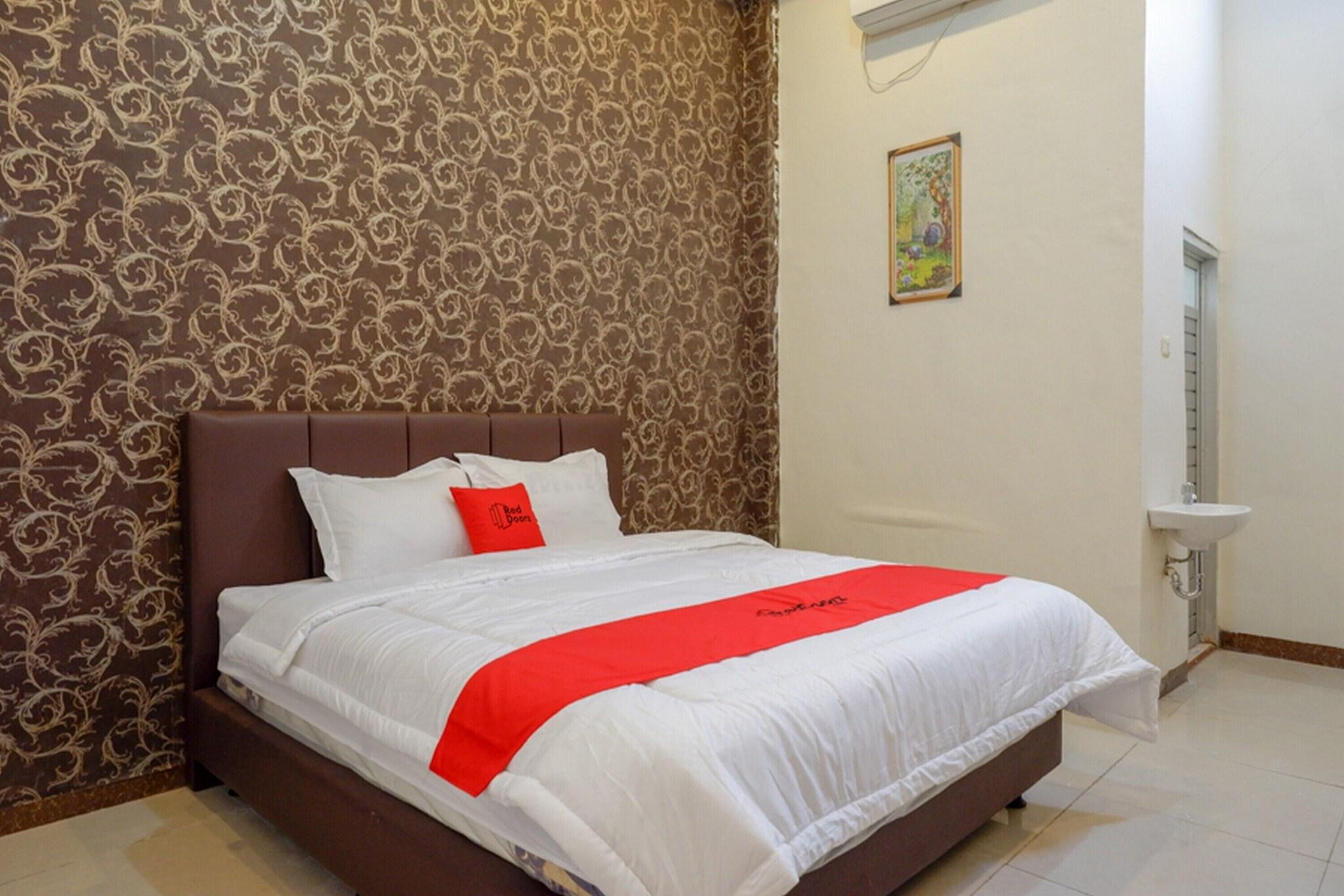 Formerly RedDoorz @ Jalan Pattimura Palu