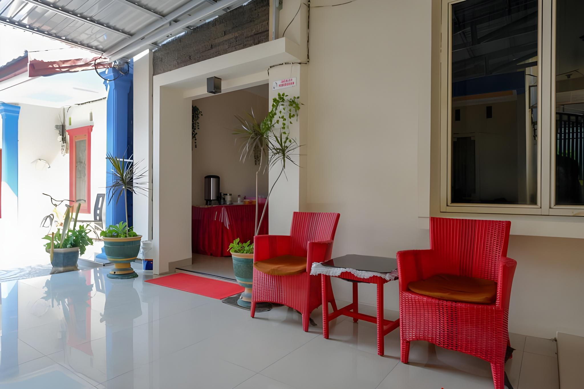 Formerly RedDoorz near Millenium Waterpark Palu