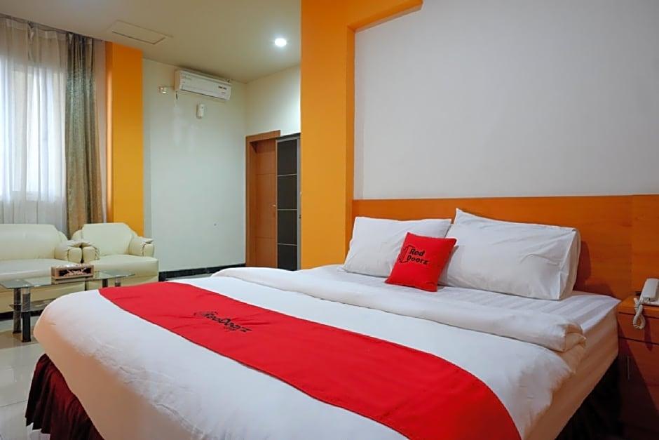 Formerly RedDoorz Plus @ Cameloan Hotel Palu