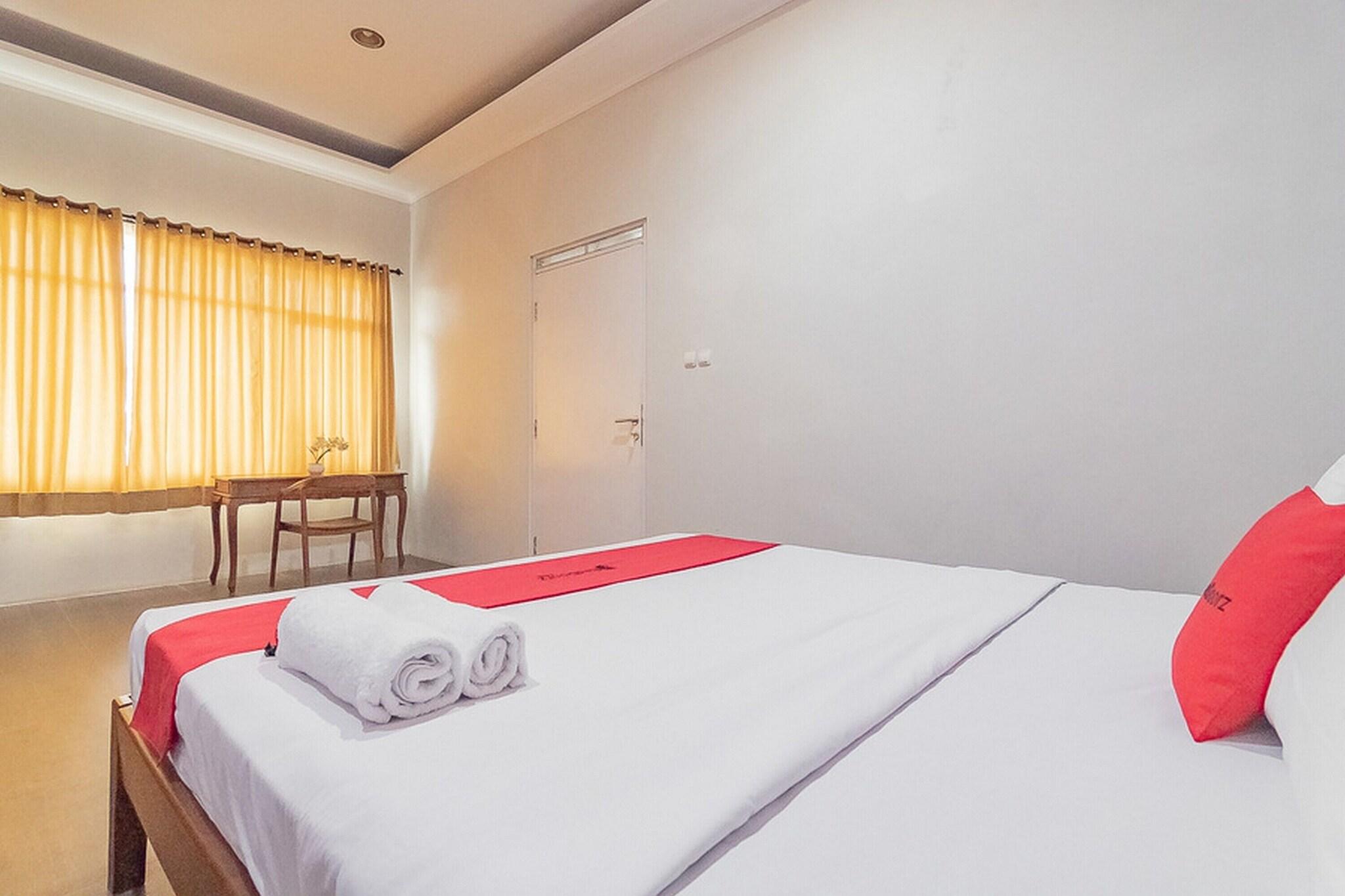 Formerly RedDoorz Resort Idelansia HomeStayCiater