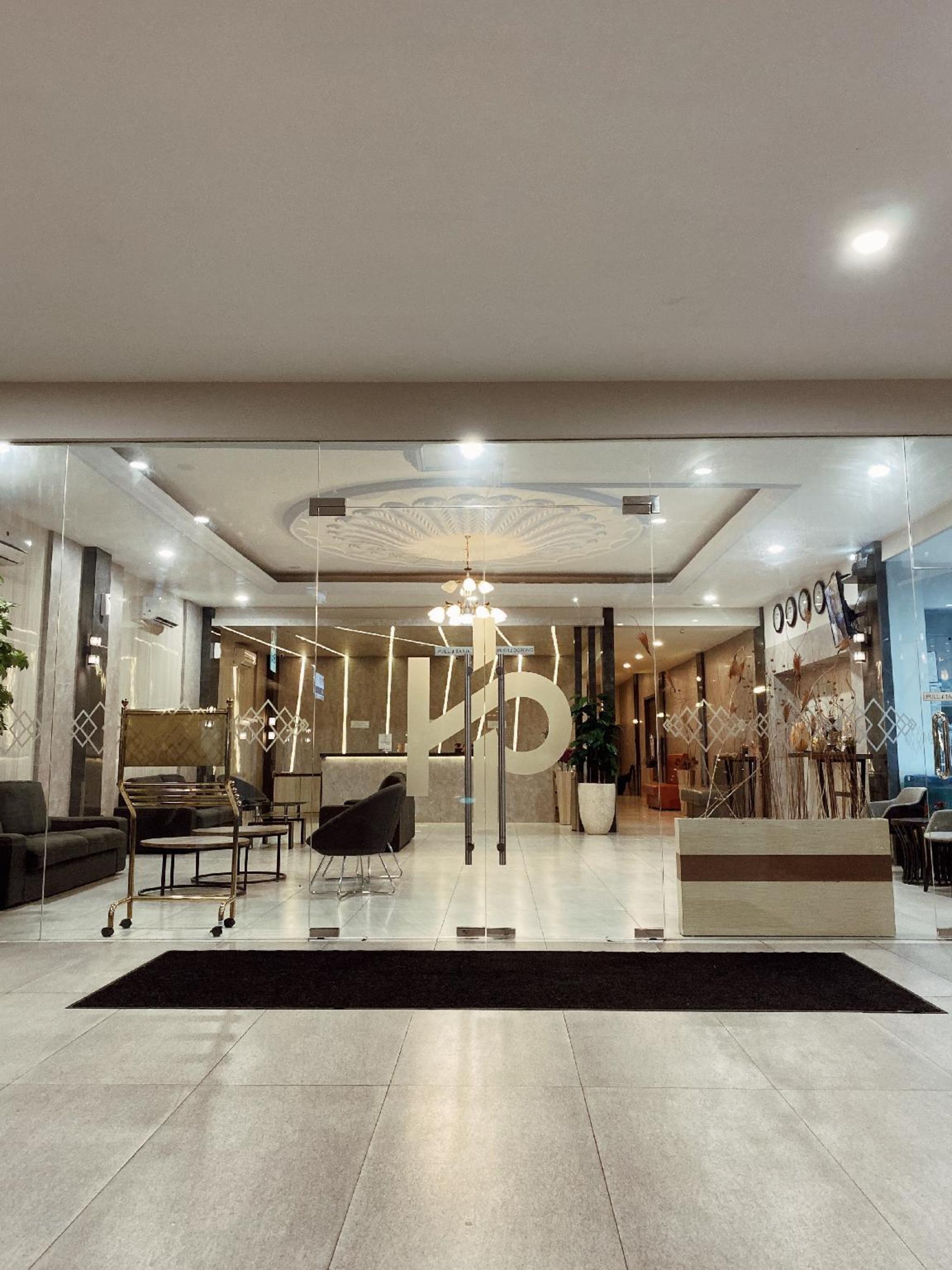 Hotel Paradise by CaLia Tarakan