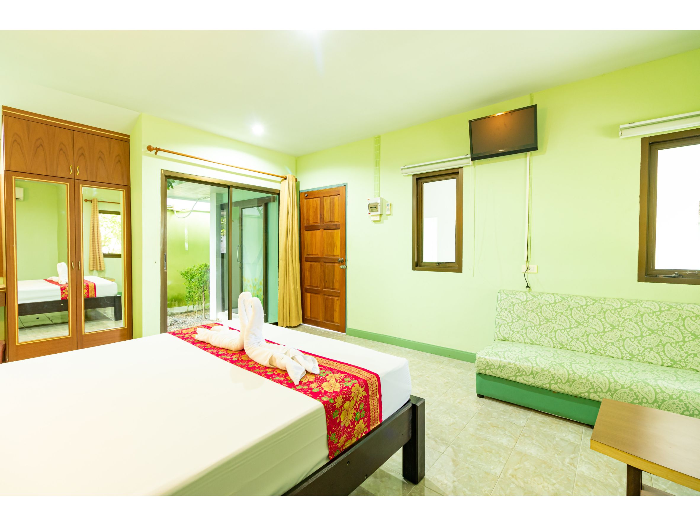Khum Suk Resort by ZUZU