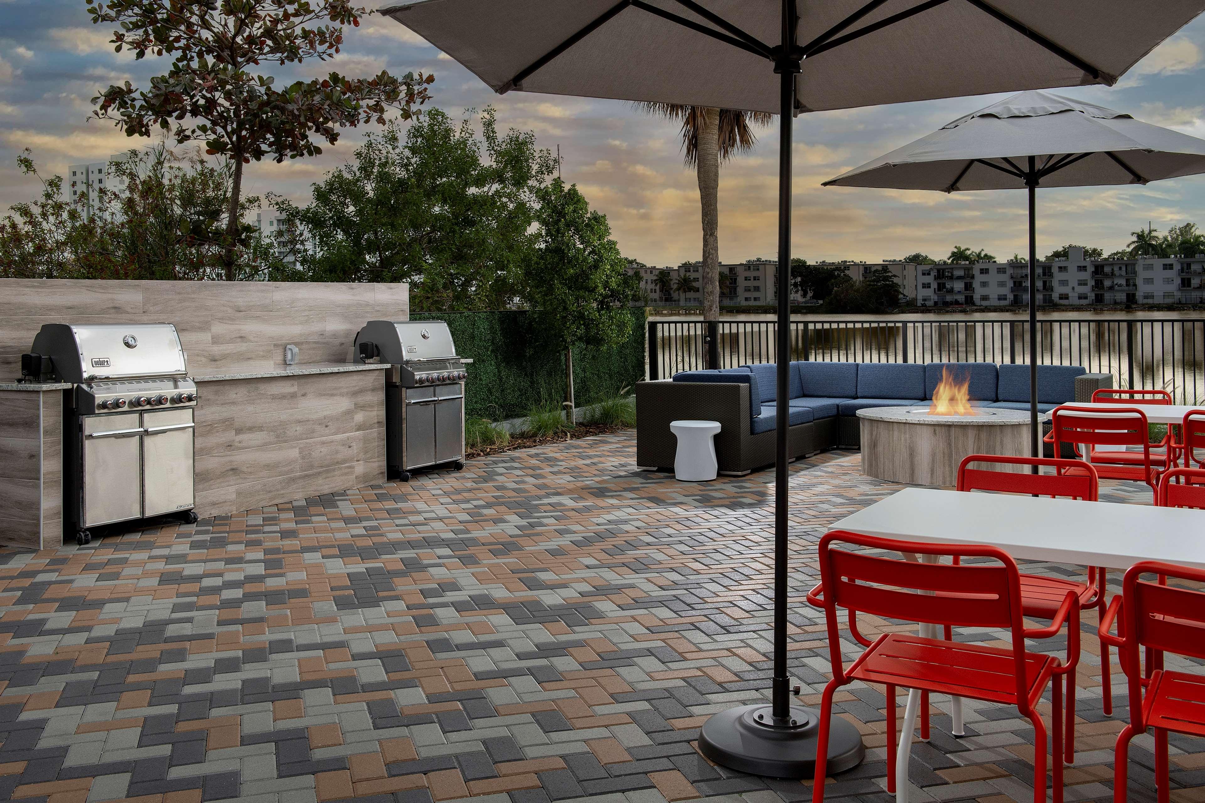 Tru by Hilton Miami Airport South Blue Lagoon