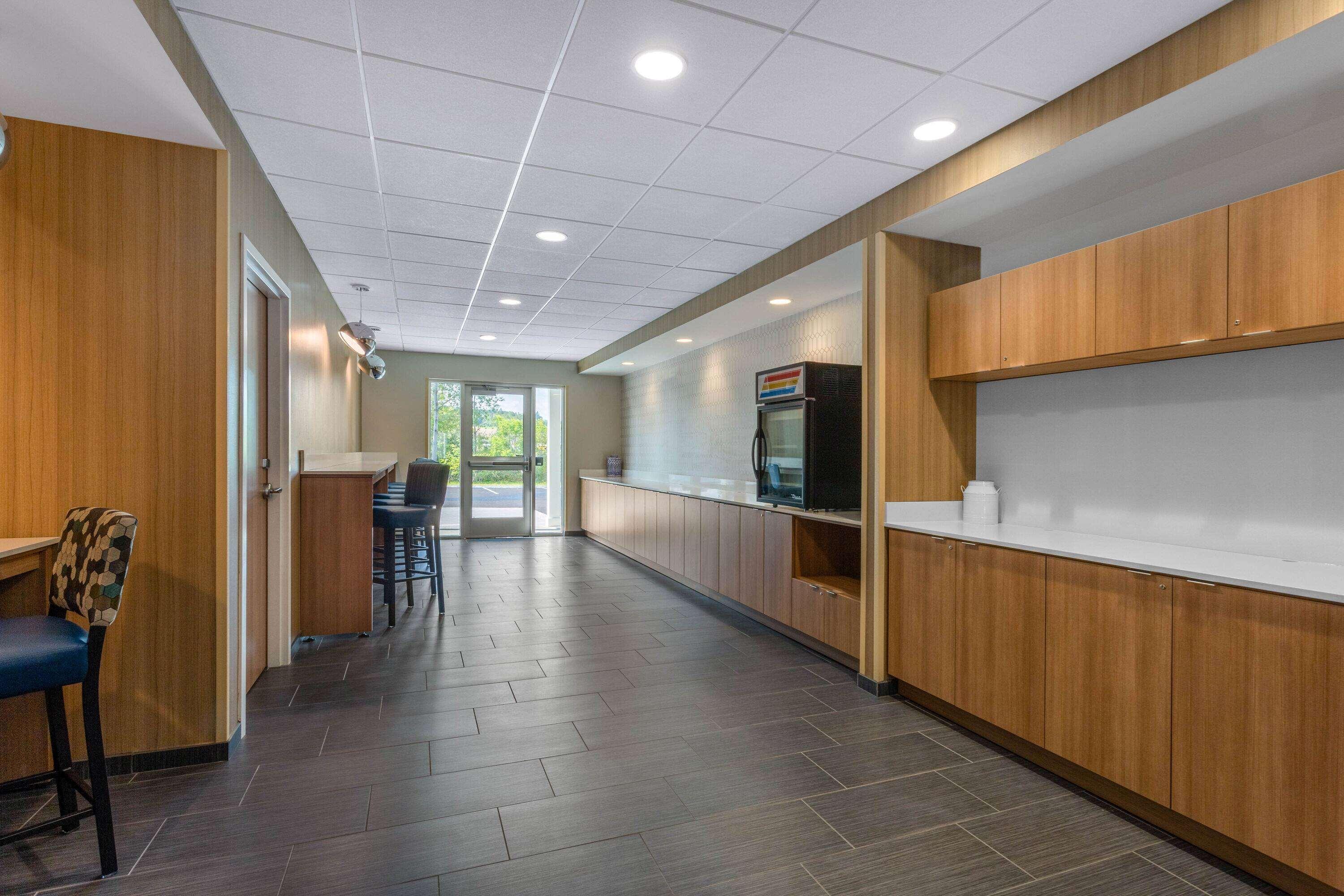 Microtel Inn & Suites By Wyndham Amsterdam