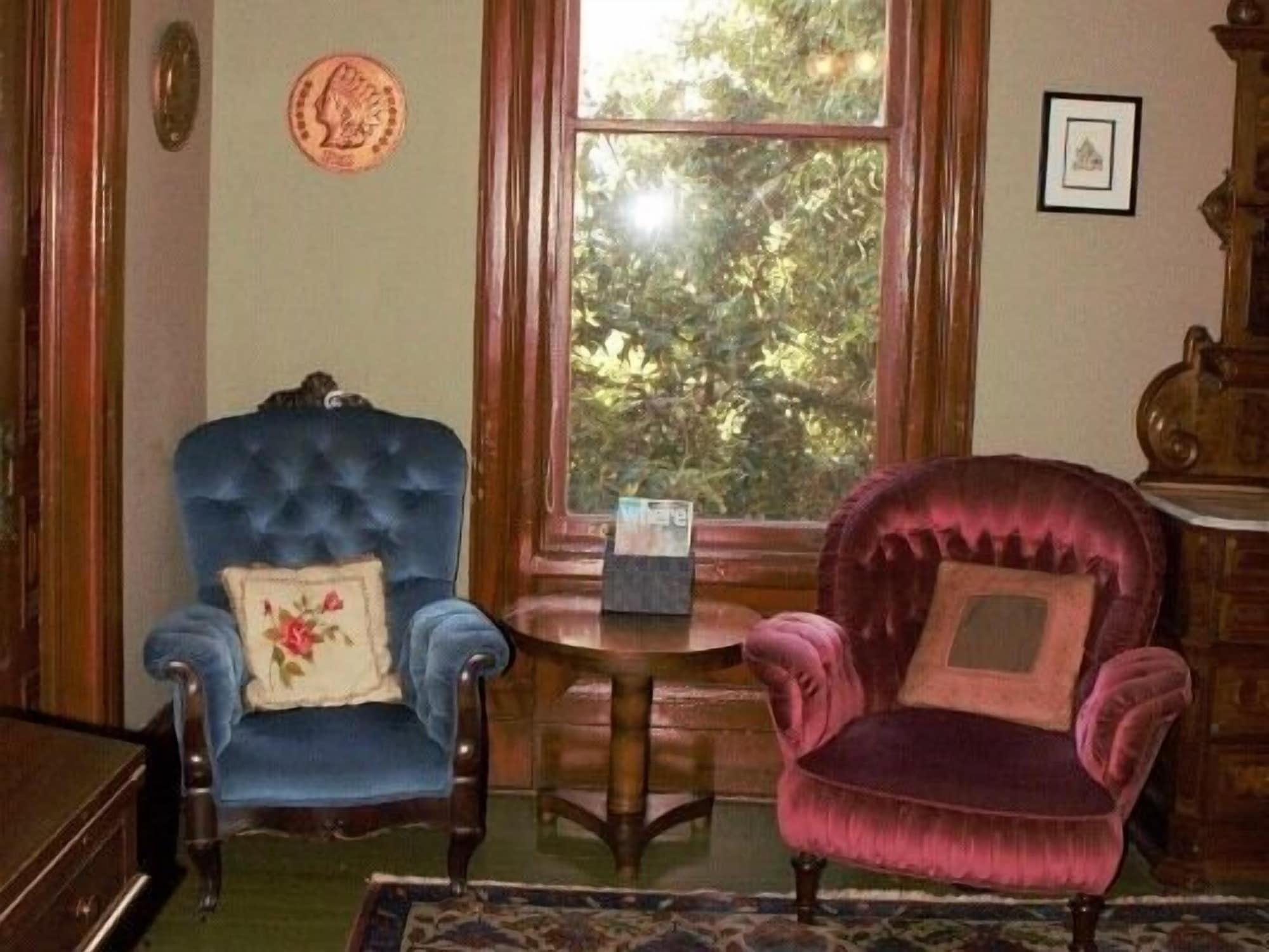 Chateau Tivoli Bed and Breakfast