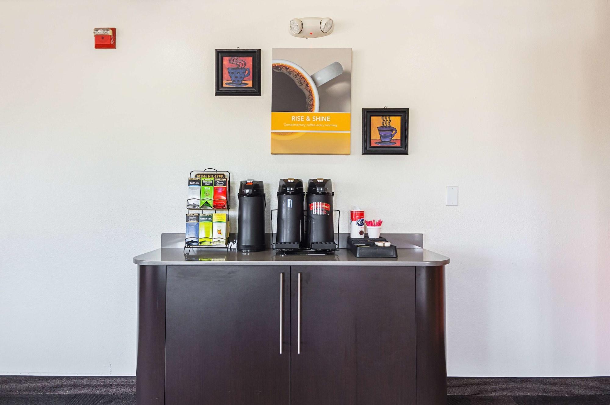 Motel 6 Dallas - Irving DFW Airport South