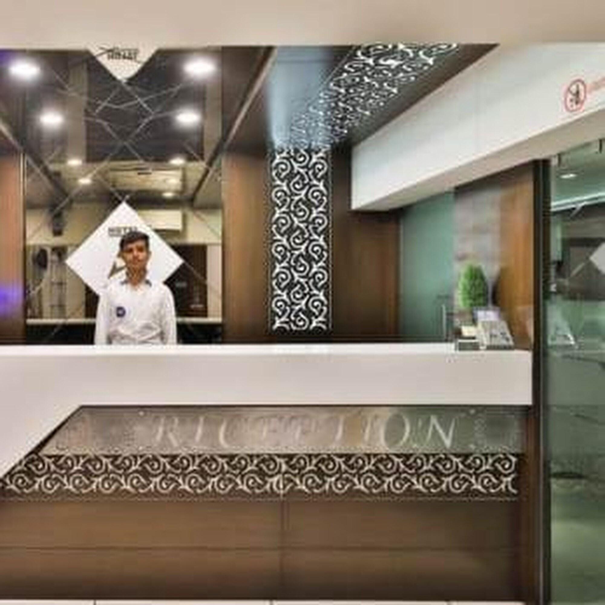 Oyo 2503 Hotel Amber