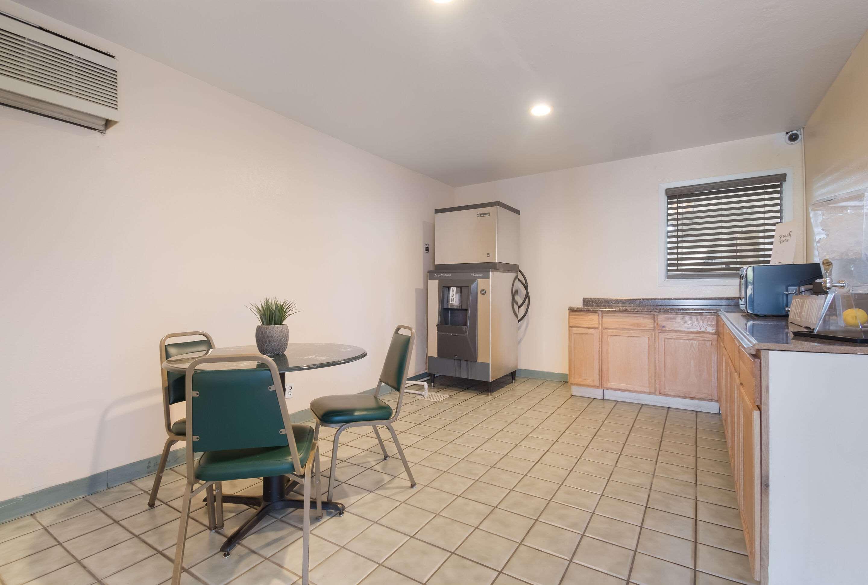 Econo Lodge Yakima