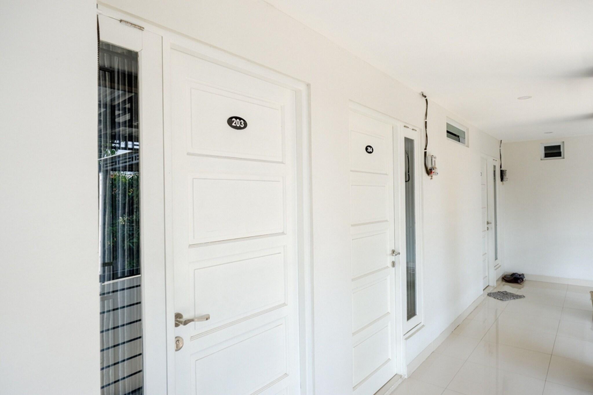 Lobby 2, Formerly RedDoorz Plus Syariah Stasiun Tegal 2, Tegal