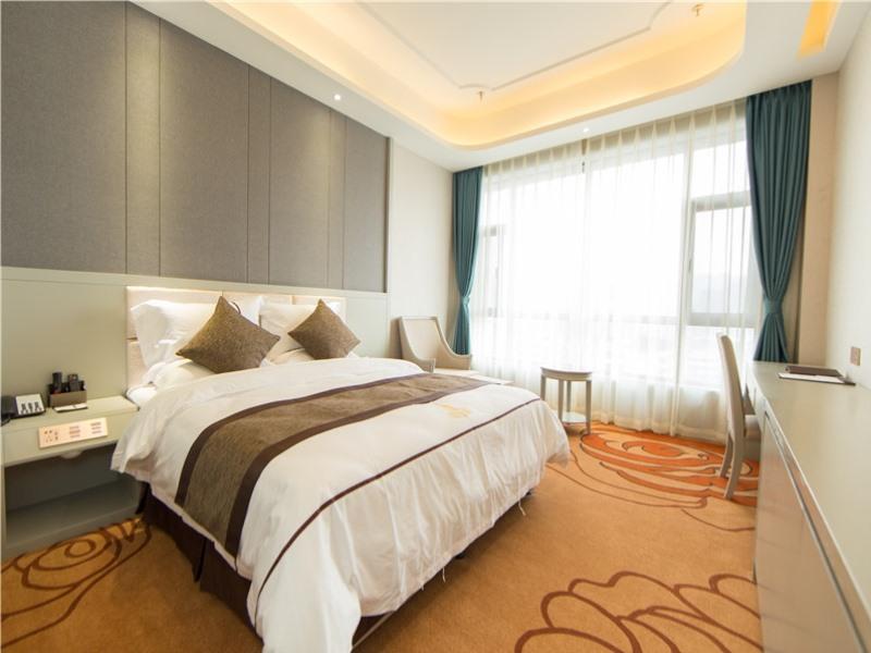 GreenTree Eastern Yibin Yijian Road New City Plaza
