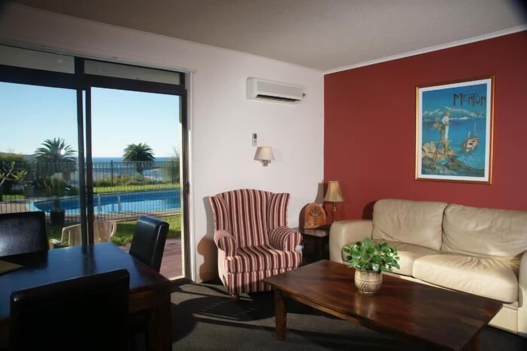 The Whale Inn by null