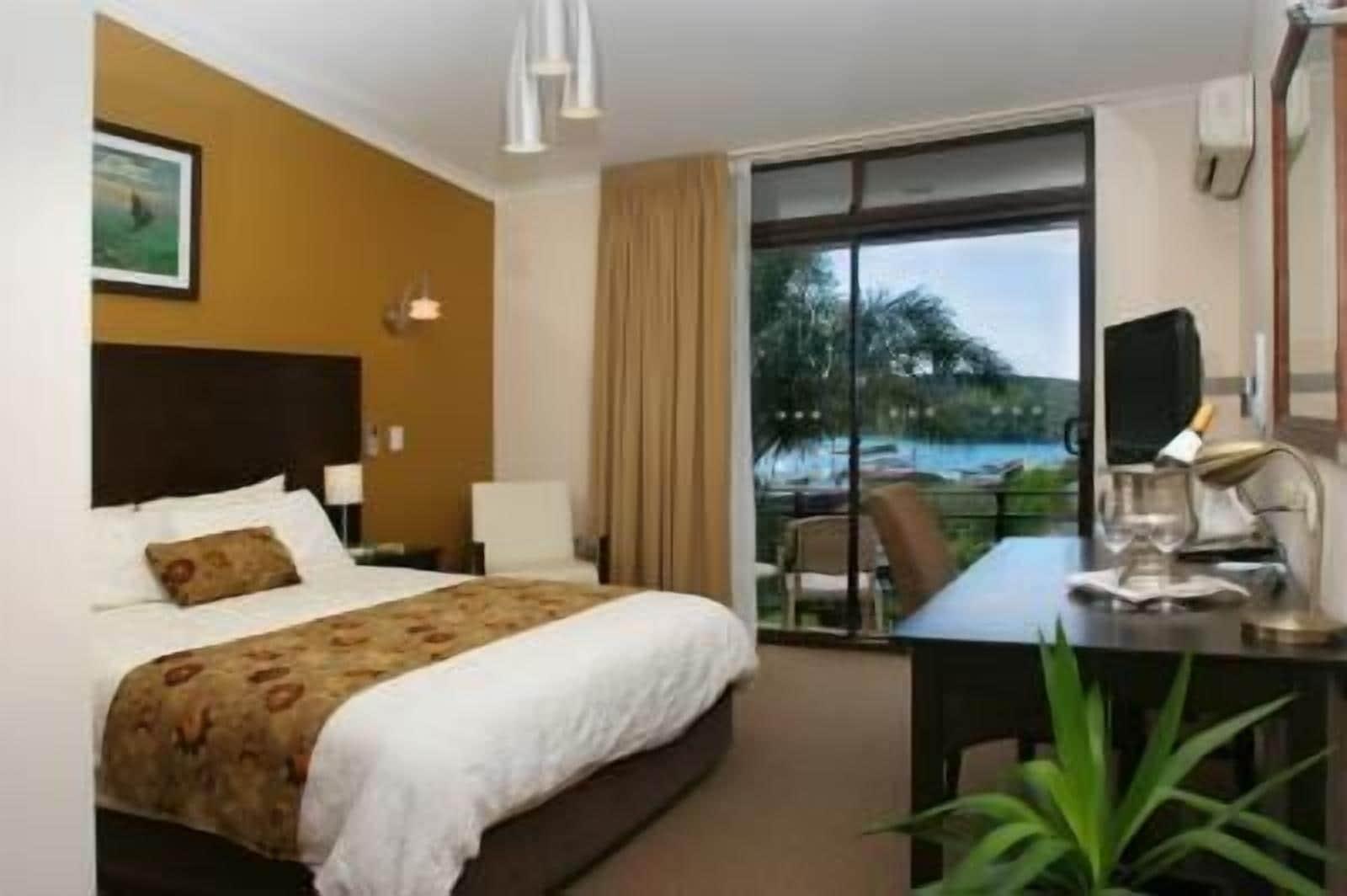 The Whale Inn by null