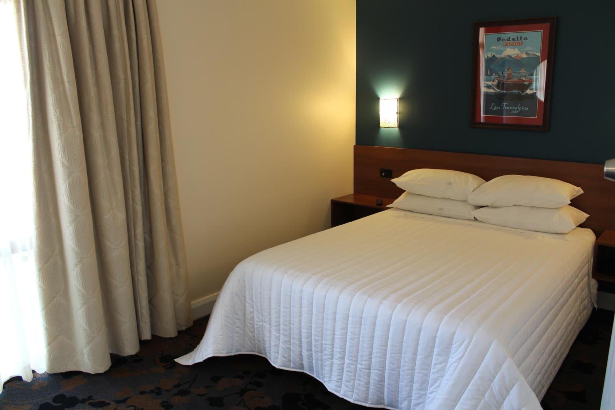 The Whale Inn by null