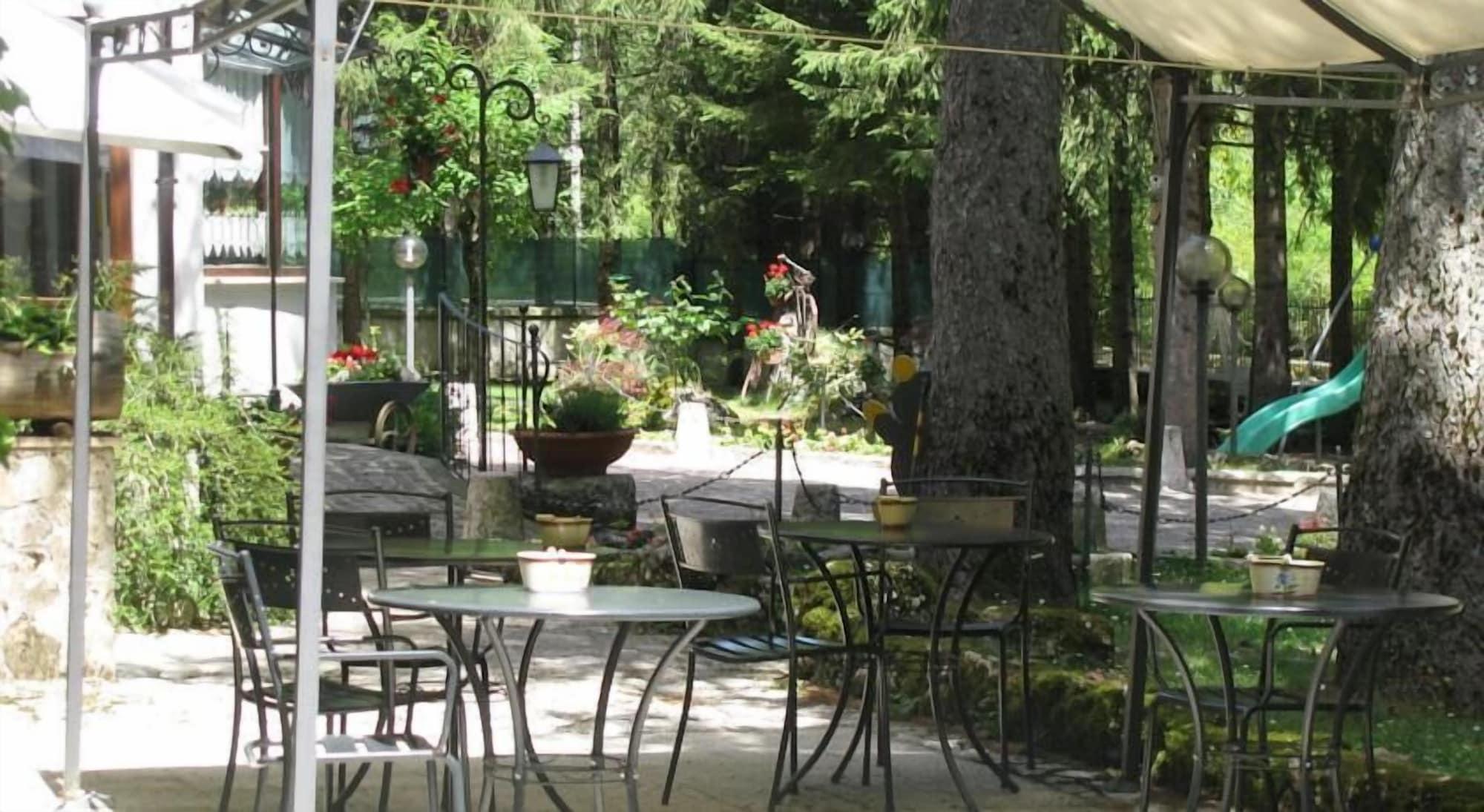 LH Albergo Paradiso