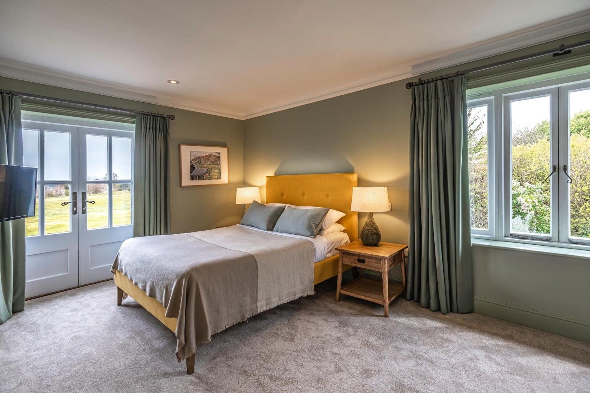 The Crown Stoke-By-Nayland by null