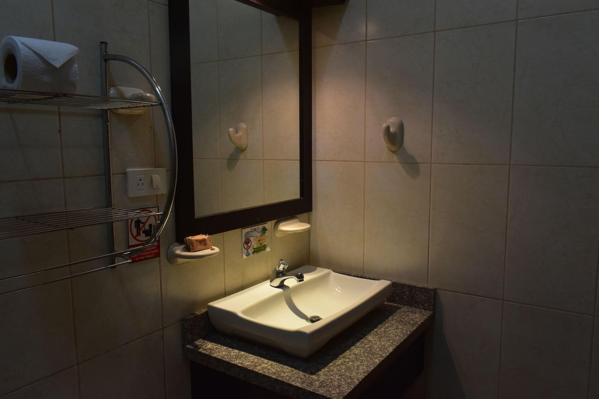 La Laguna Galapagos Hotel by null