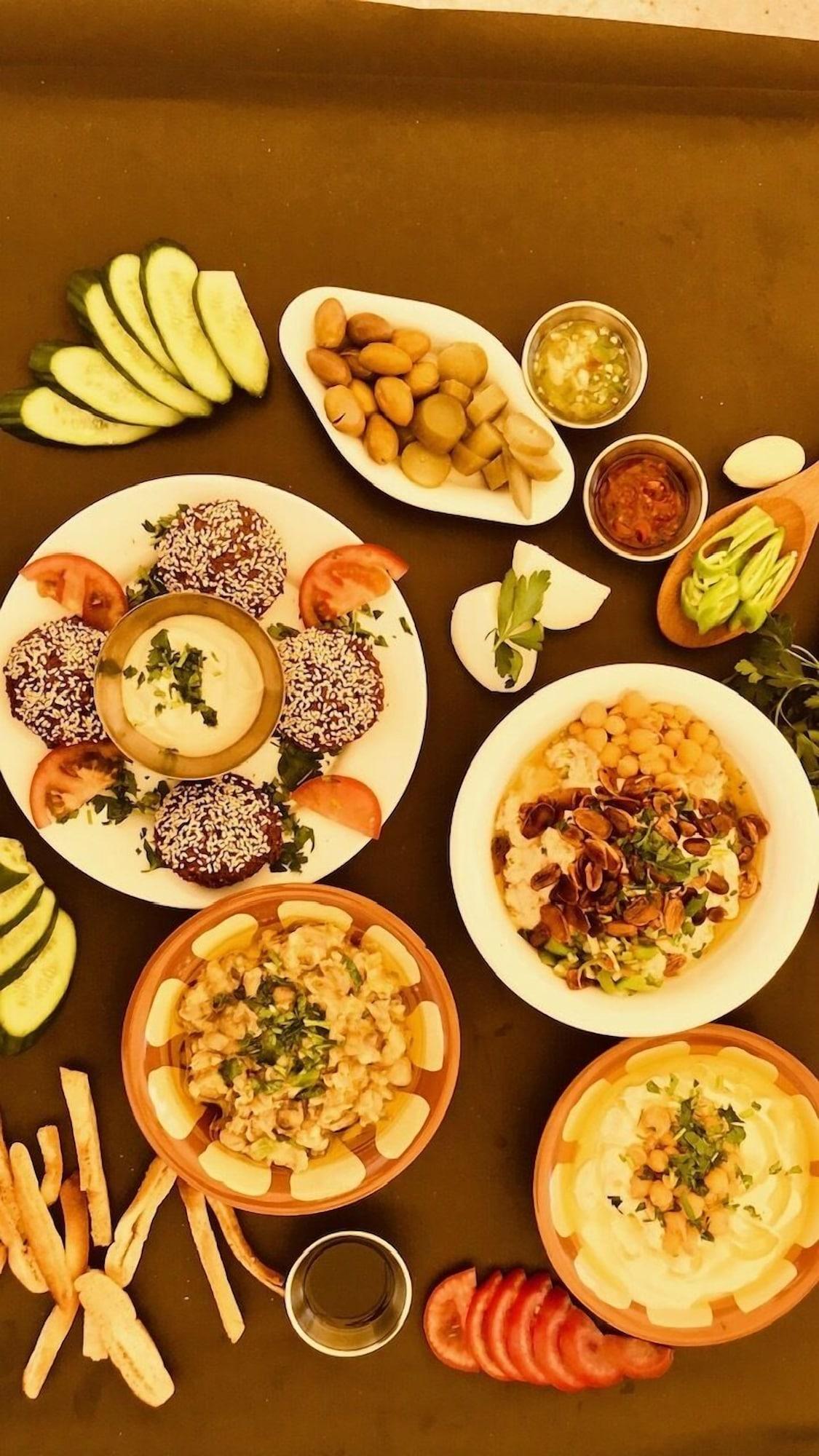 Al Yakhour Hostel