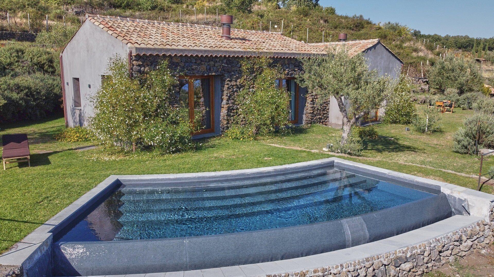 Monaci delle Terre Nere by null