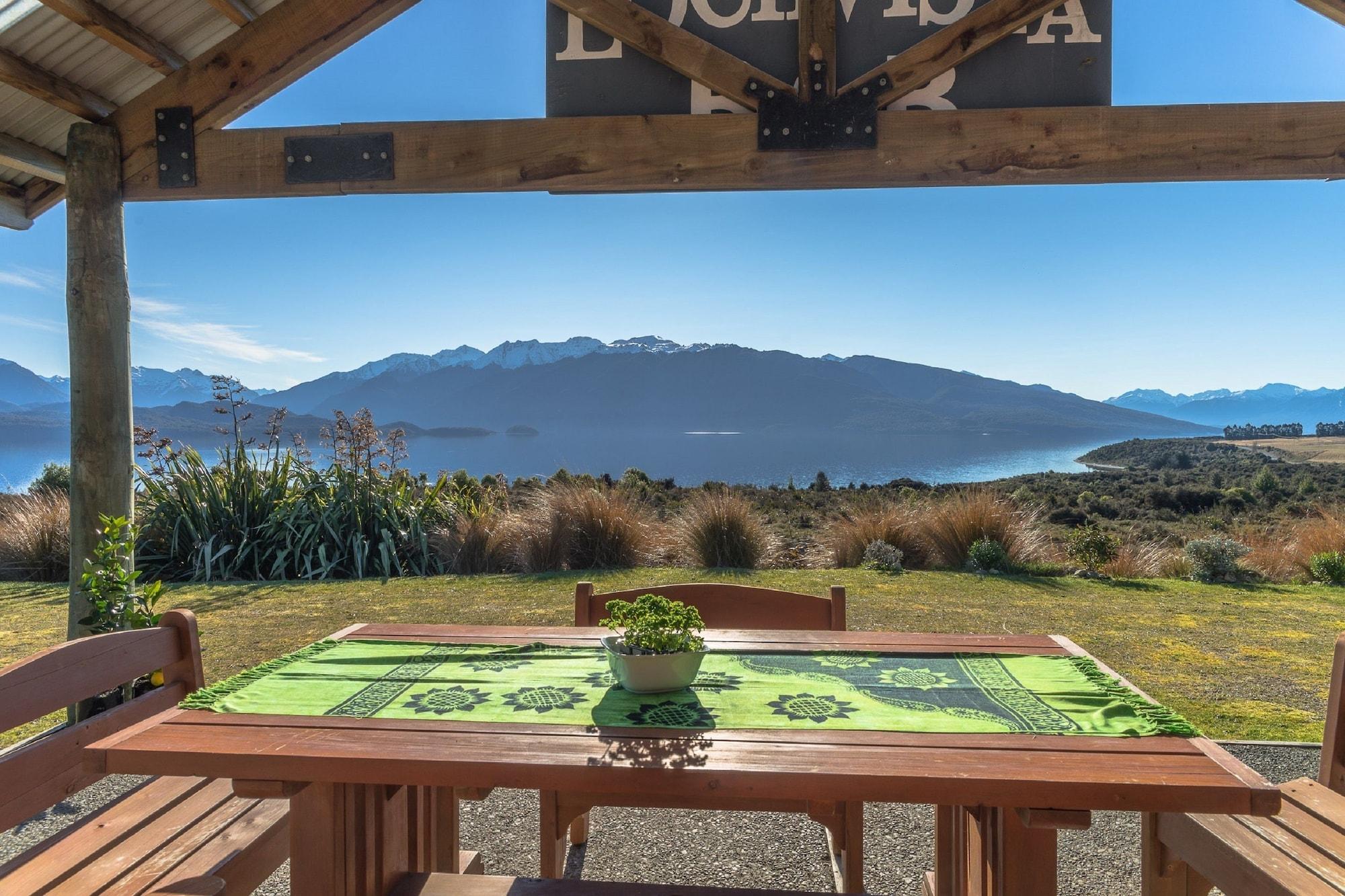 Loch Vista Lake View Villa Accommodation