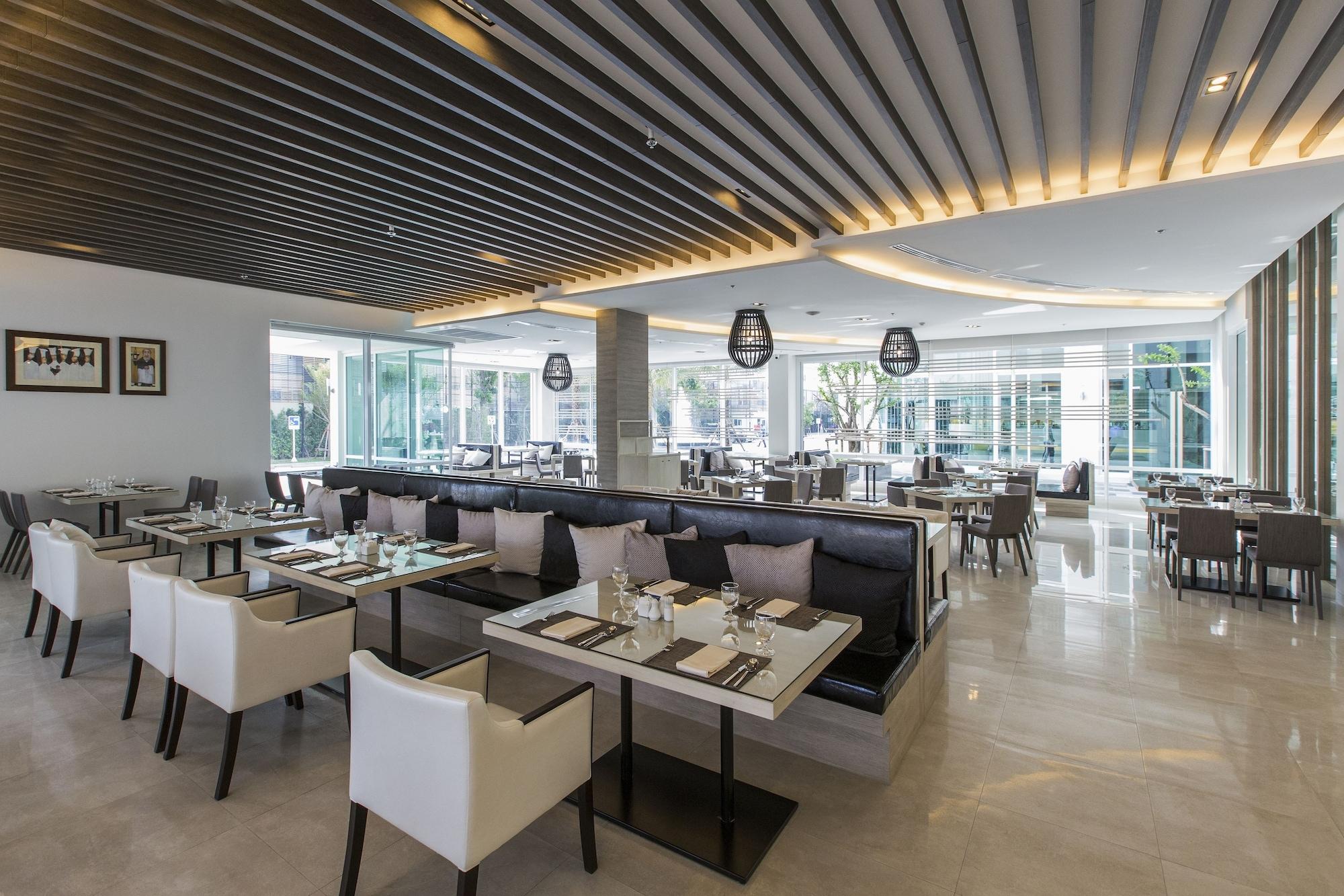 Kantary 304 Hotel