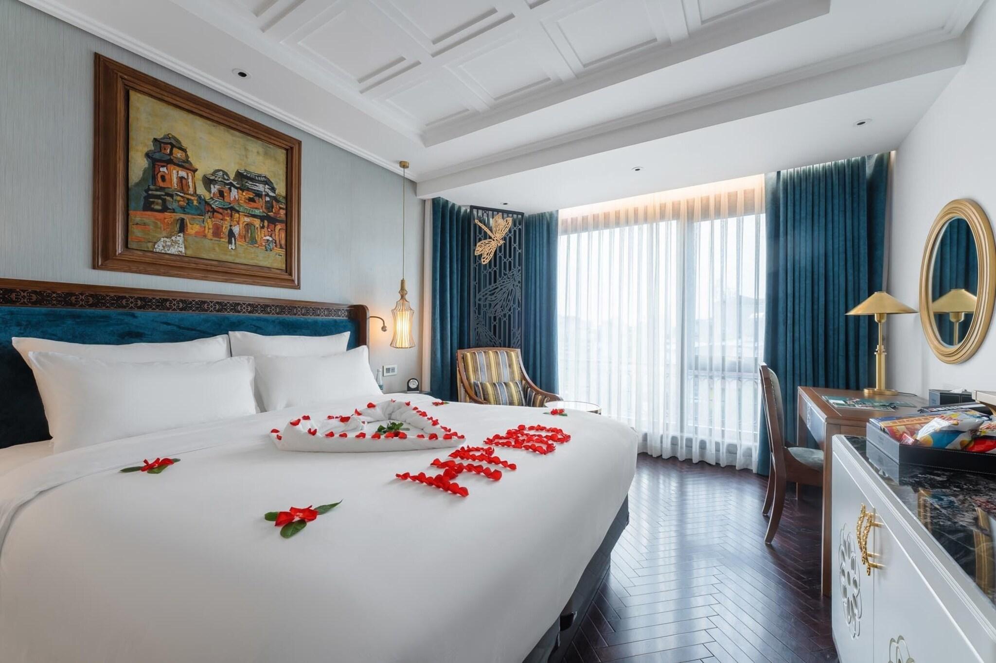 Peridot Grand Luxury Boutique Hotel by null