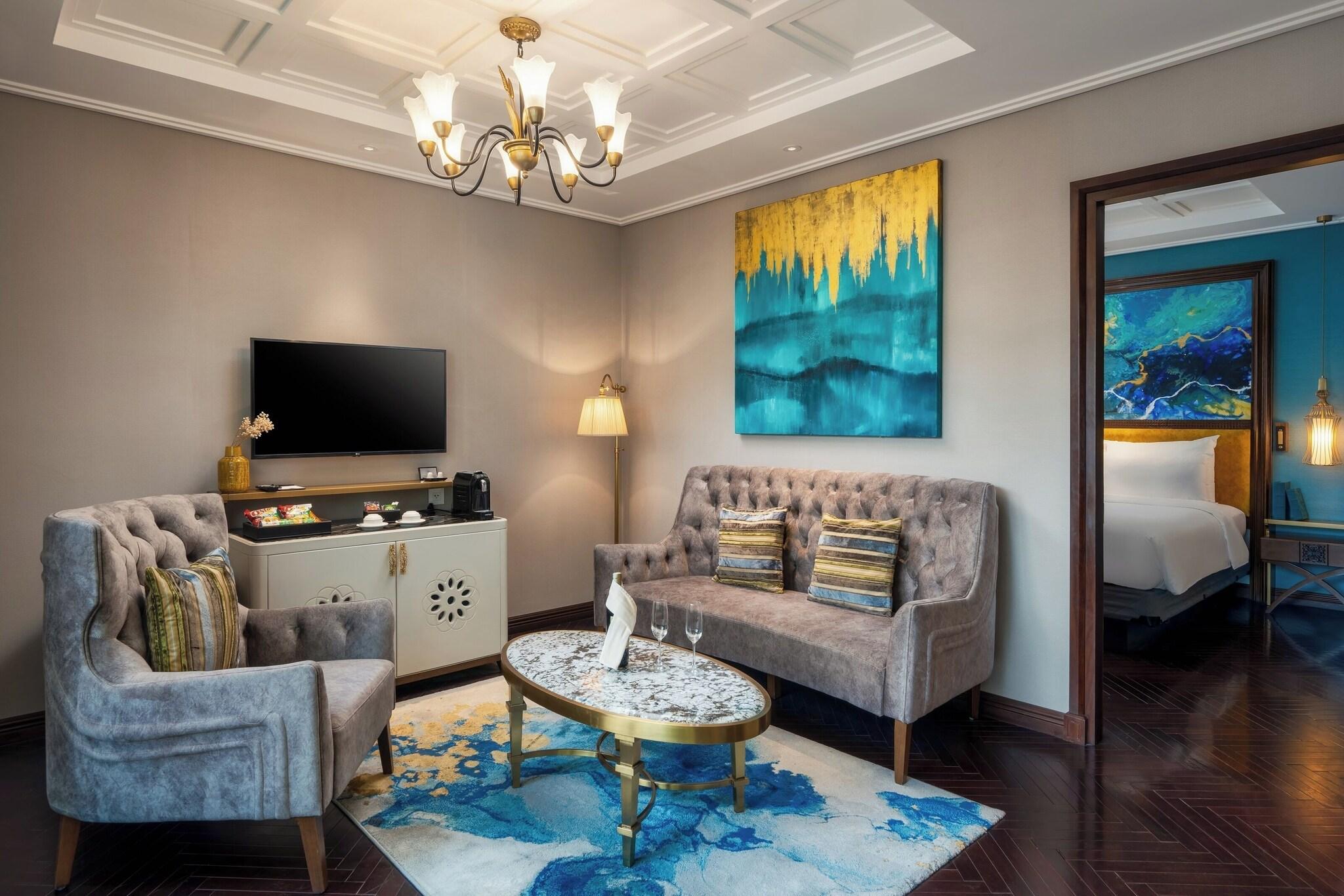 Peridot Grand Luxury Boutique Hotel by null