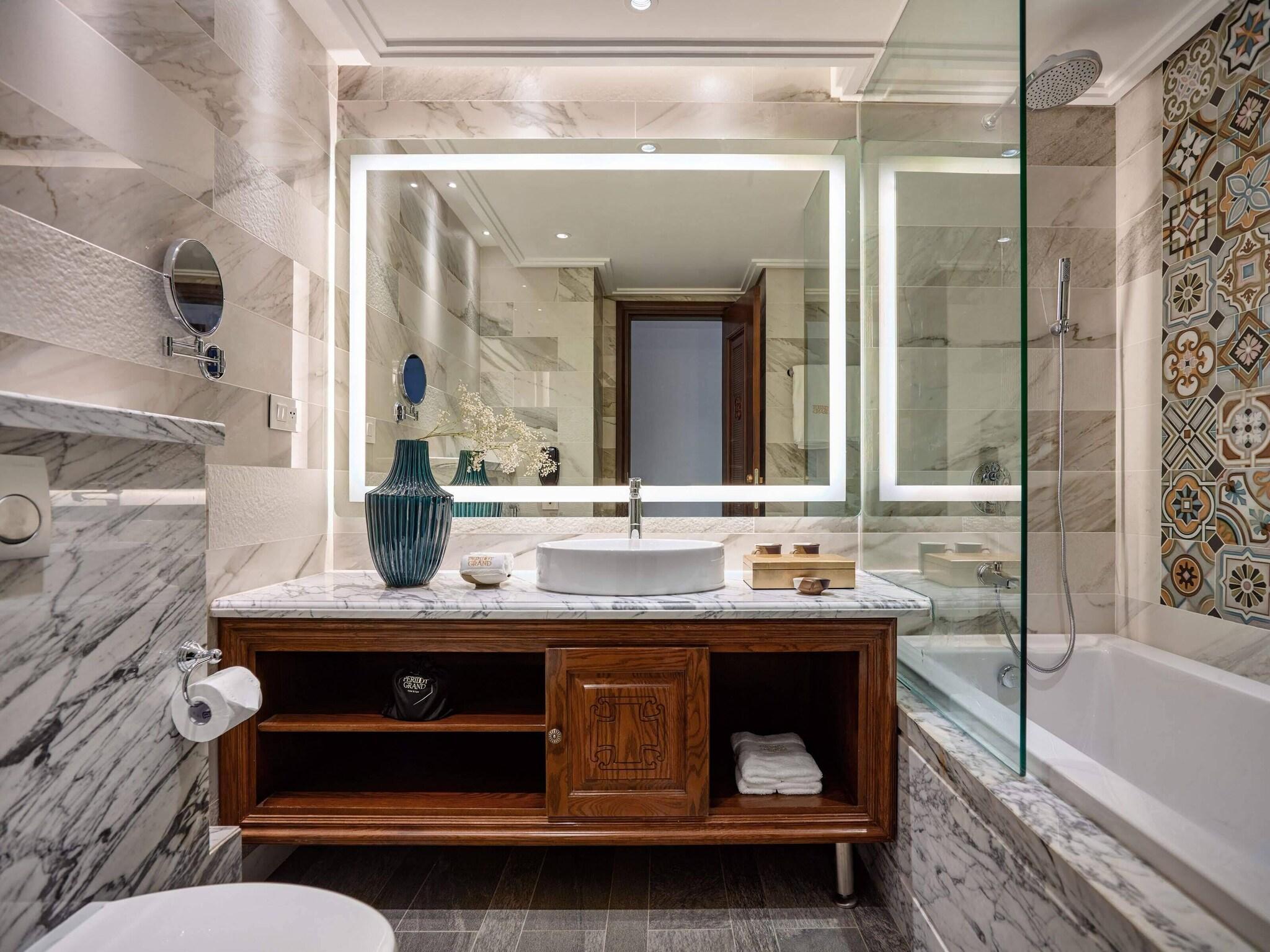 Peridot Grand Luxury Boutique Hotel by null