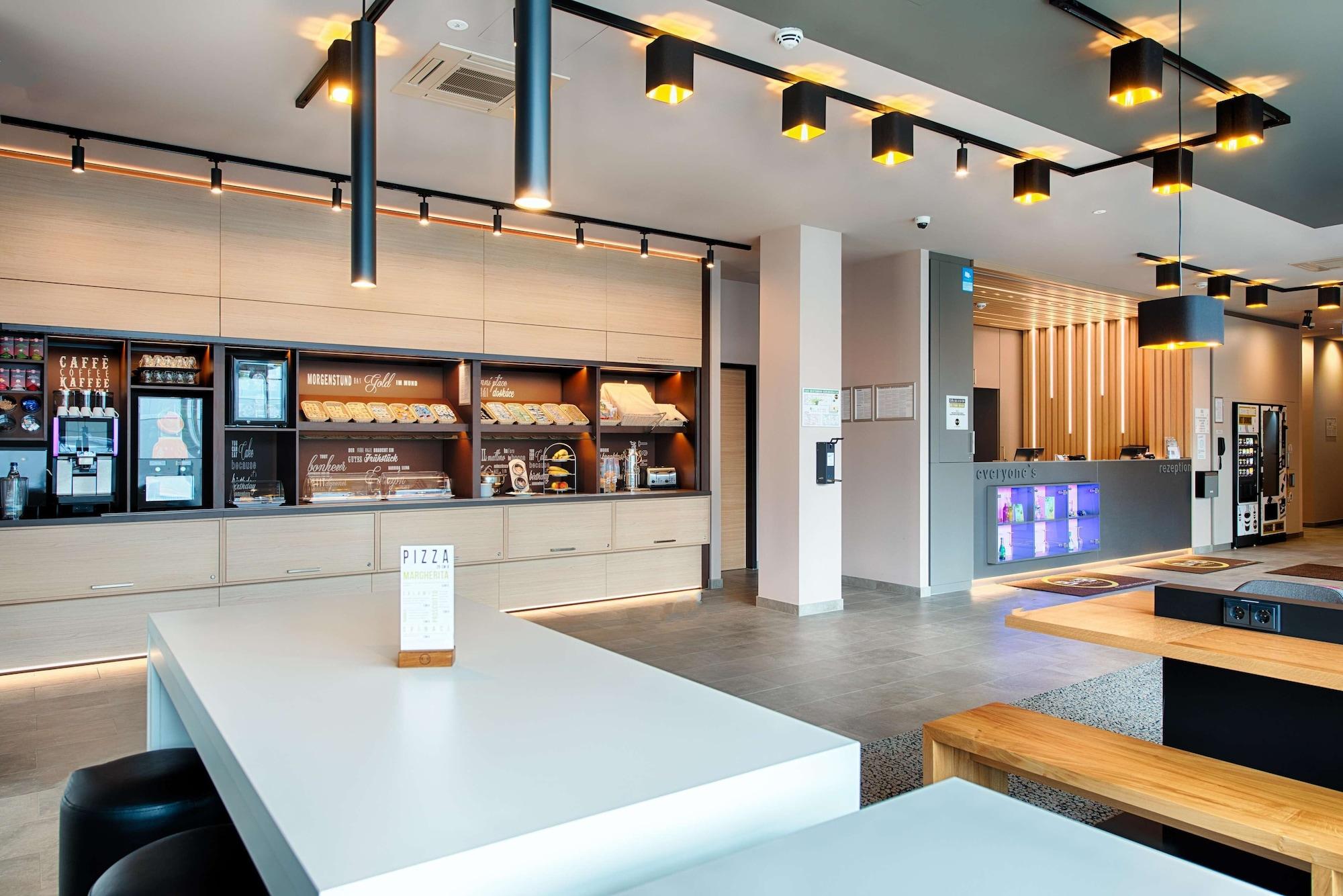 B&B HOTEL Stuttgart-Neckarhafen