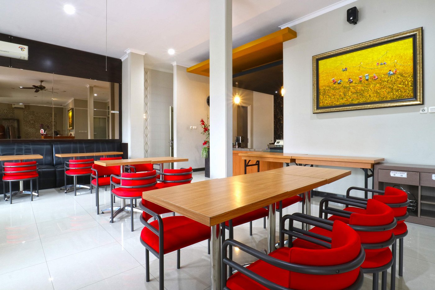 Chiaro Hotel Syariah by ZUZU