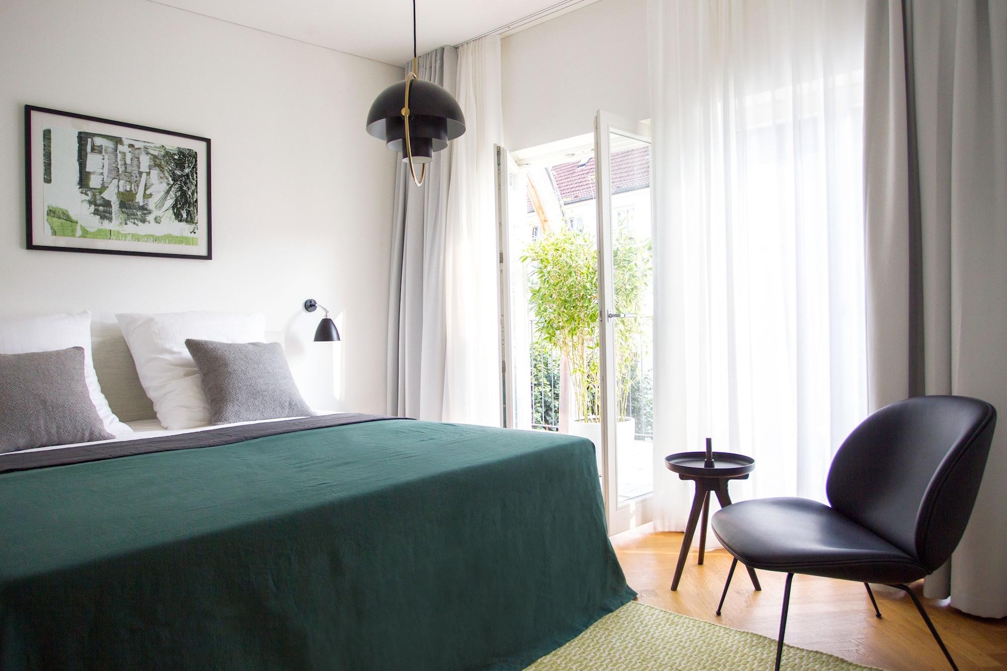 August The Boardinghouse by null