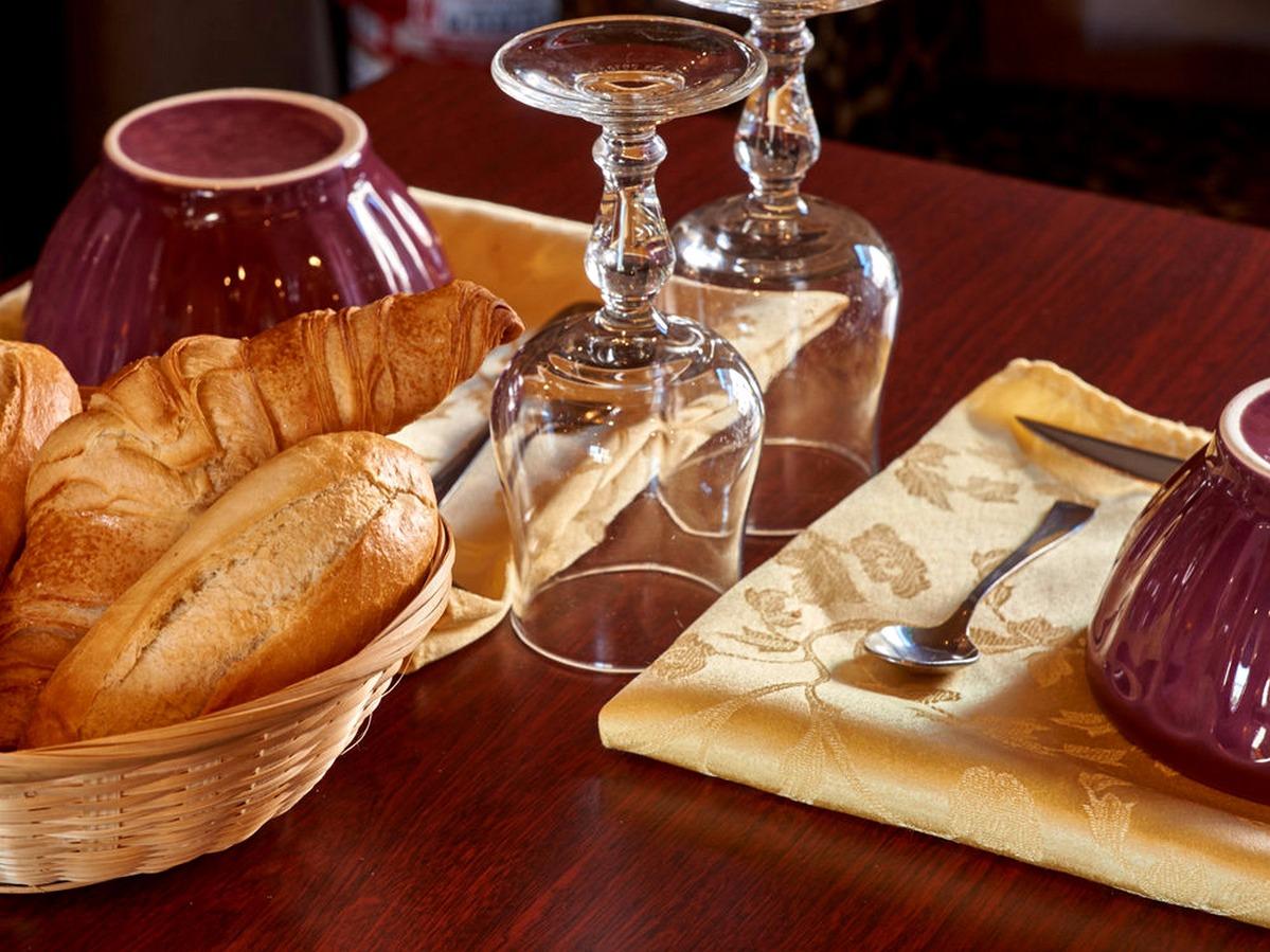 Logis Hotel Au Relais Nivernais