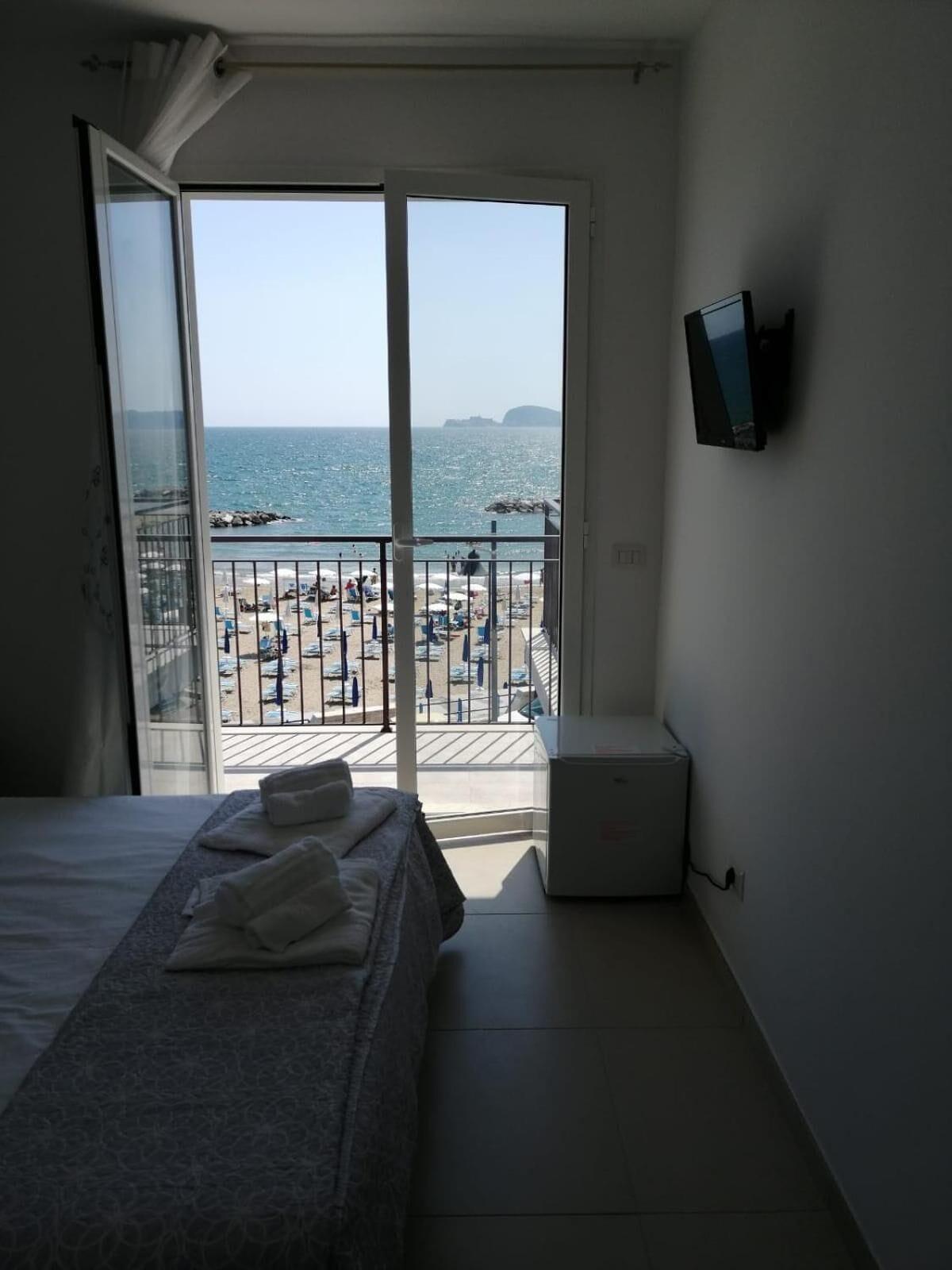 Hotel Tirreno